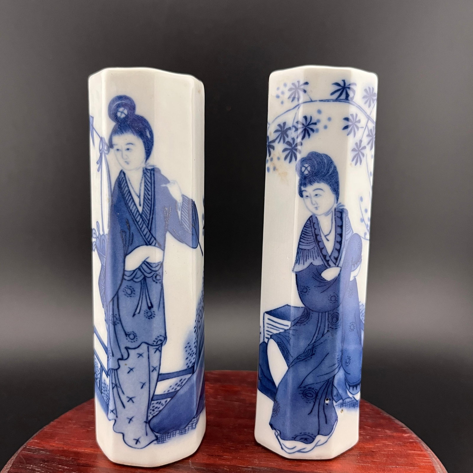 PAIR OF SMALL BLUE AND WHITE HEXAGONAL PORCELAIN BRUSH HOLDER