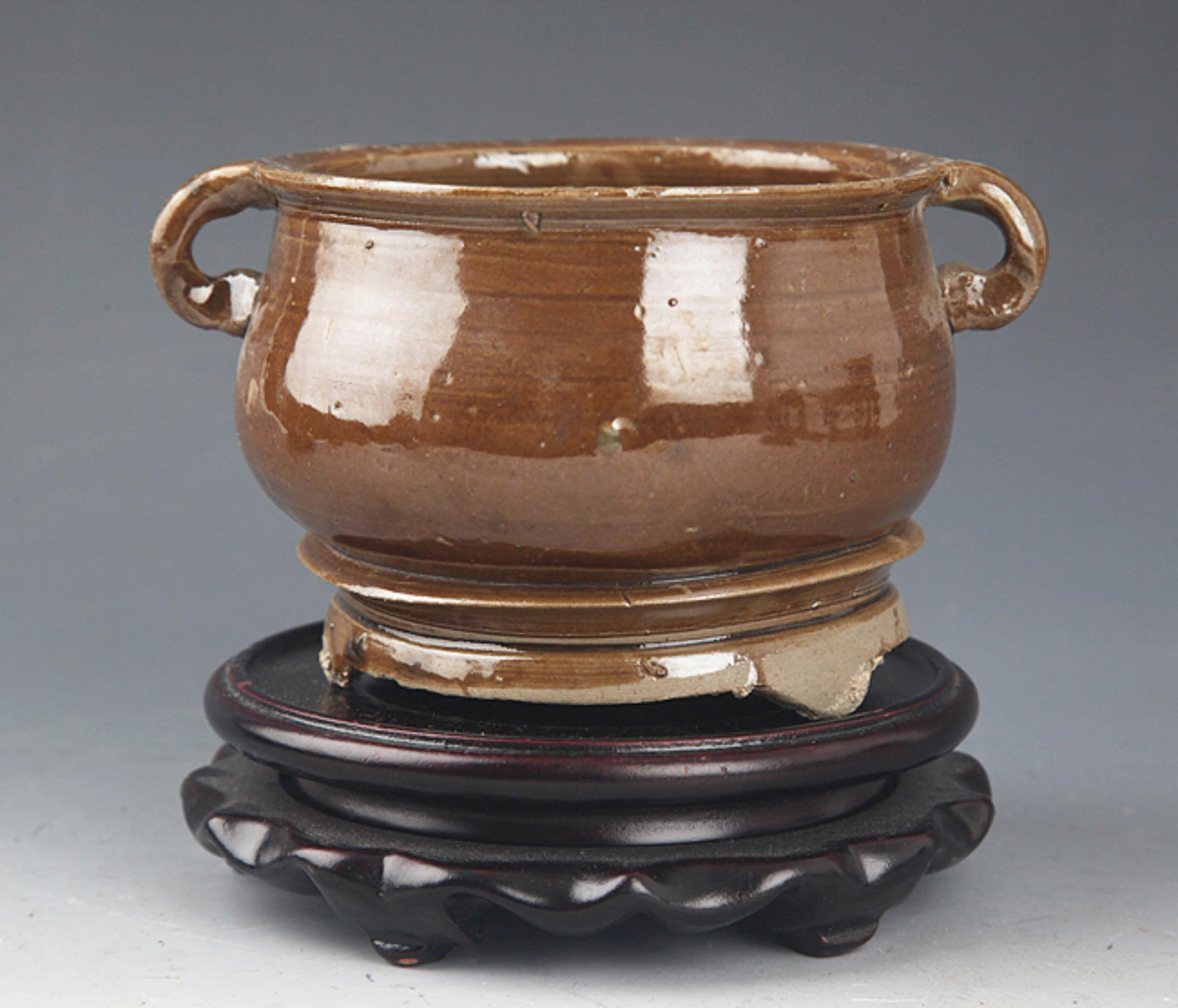 DOUBLE EAR BROWN COLOR PORCELAIN CENSER: Ming Dynasty Style; High: 3.25 inch; Long: 5.5 inch; . Wooden base for display only