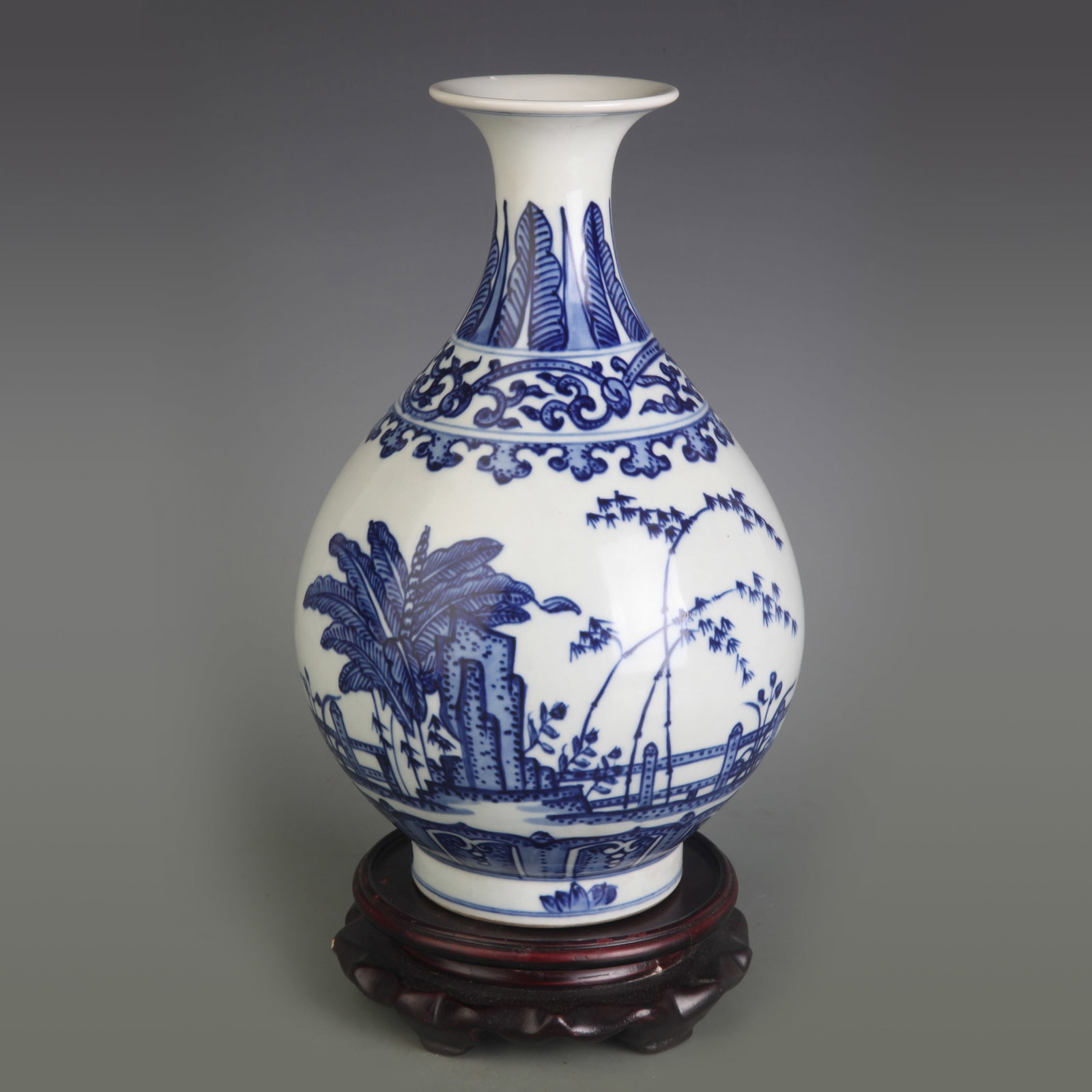 BLUE AND WHITE FLOWER AND BIRD PATTERN YUHUCHUN PORCELAIN VASE
