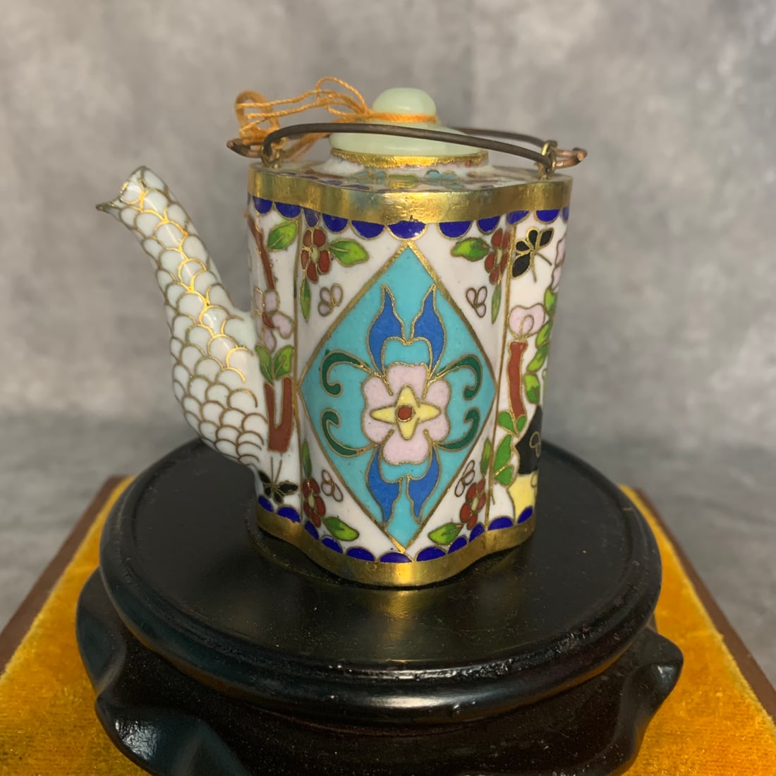 SMALL CLOISONNE ENAMEL MADE TEA CUP FIGURE WITH JADE LID: Republic China Period; Width: 3 inch; High: 2.9. inch; Diameter: 1.7 inch; . Wooden base for display only