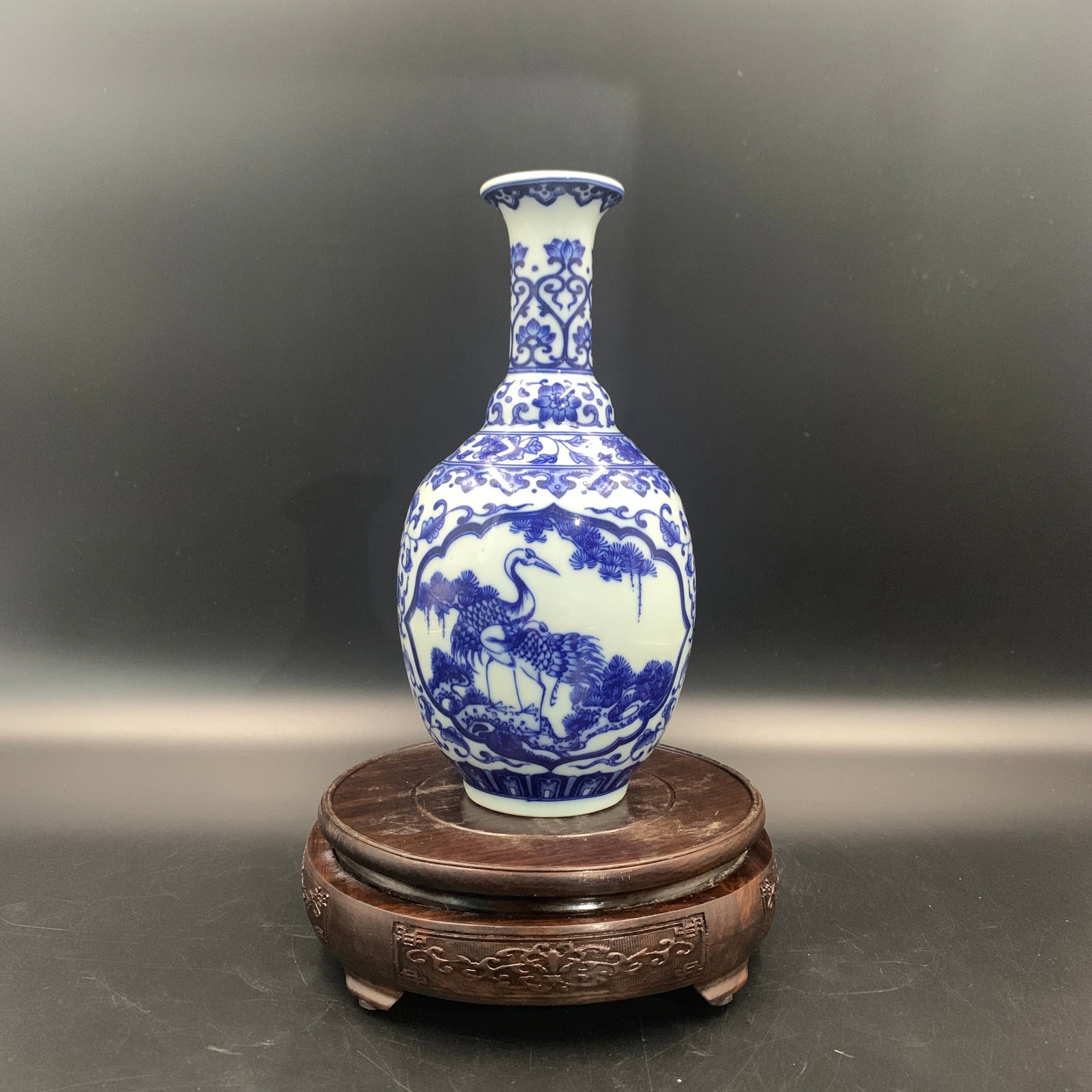 BLUE AND WHITE CRANE PATTERN PORCELAIN BOTTLE VASE
