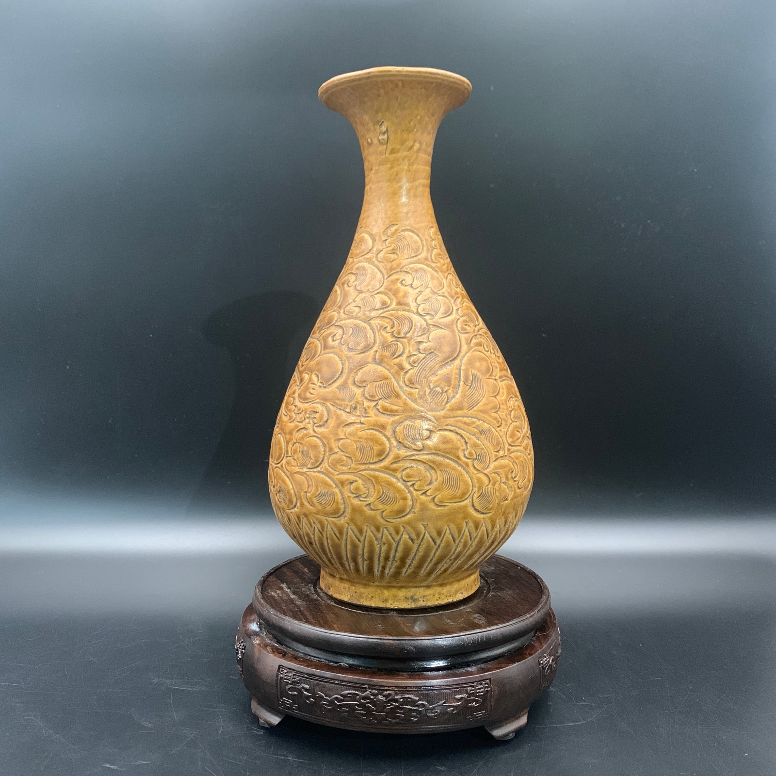 CARVED YELLOW-GLAZED CERAMIC VASE - 3