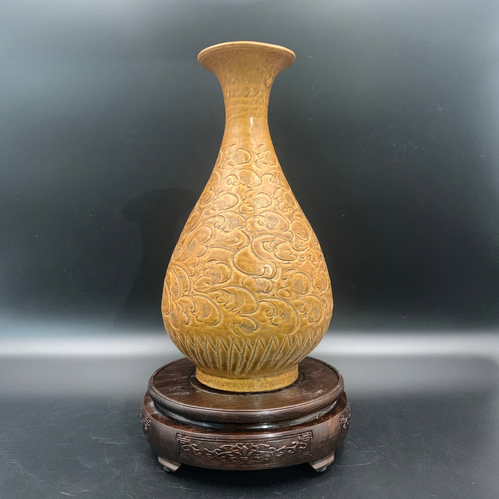 CARVED YELLOW-GLAZED CERAMIC VASE - 4