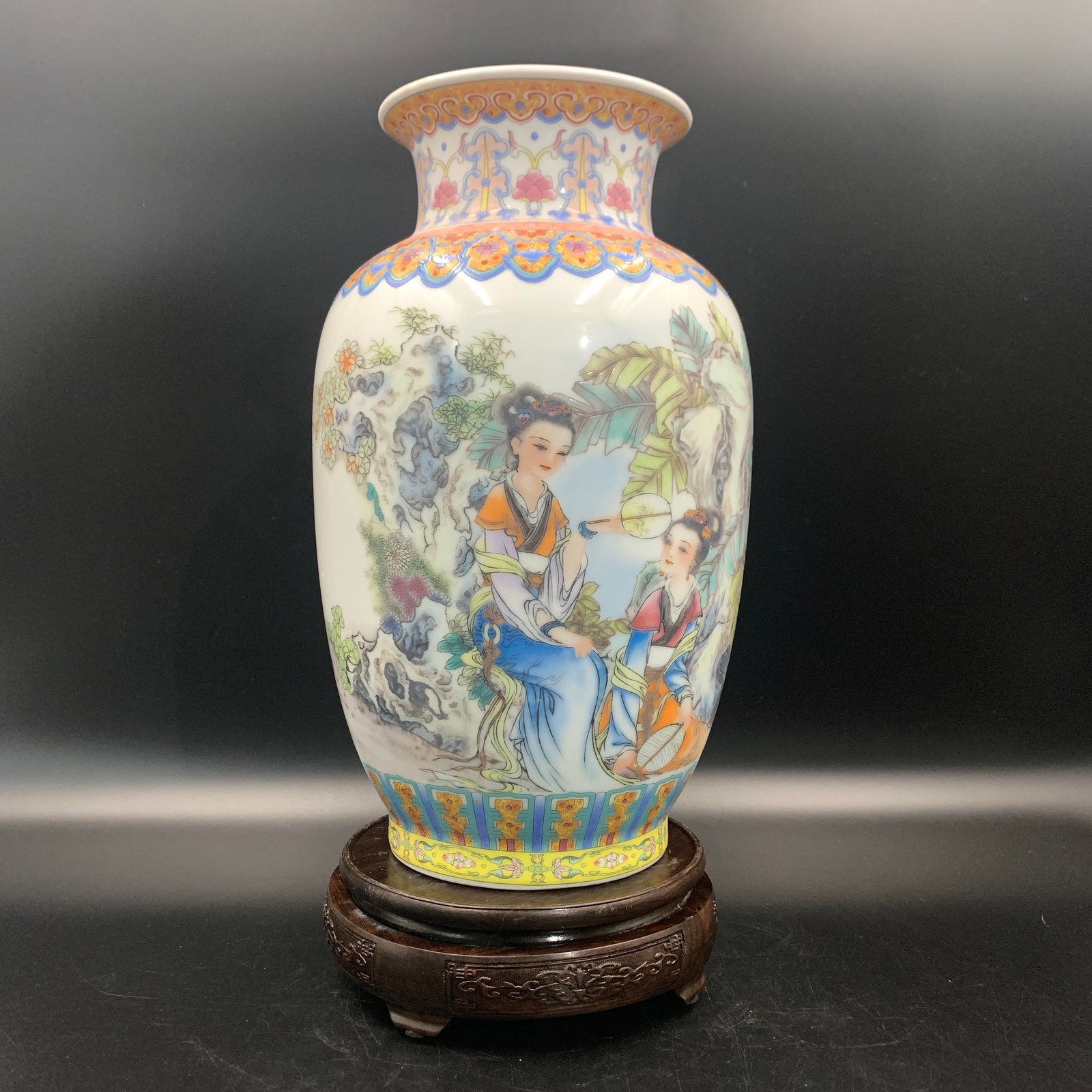 FAMILLE ROSE "LADIES IN A GARDEN" PATTERN PORCELAIN VASE