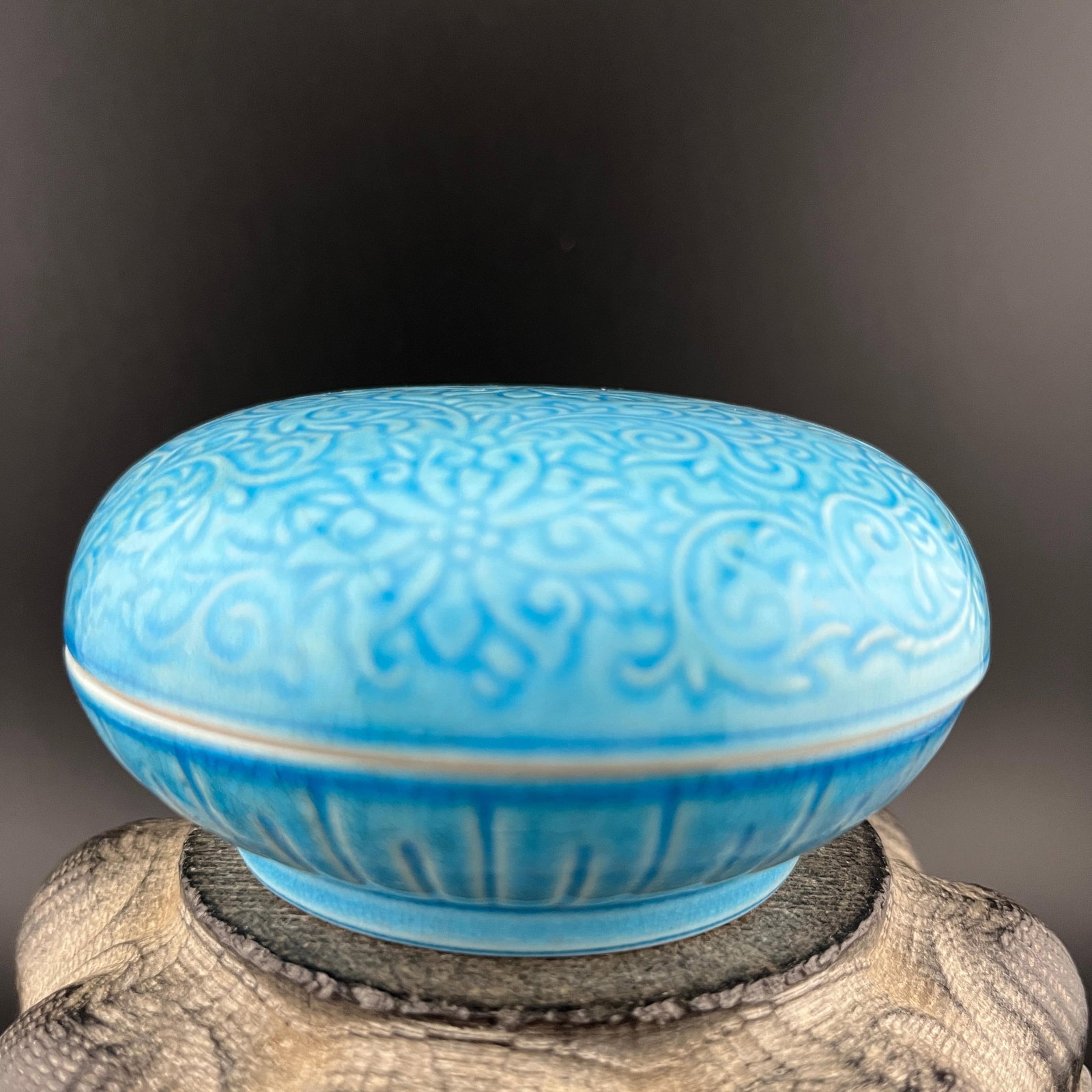 TURQUOISE GLAZED CARVED LOTUS SCROLL PORCELAIN PASTE BOX