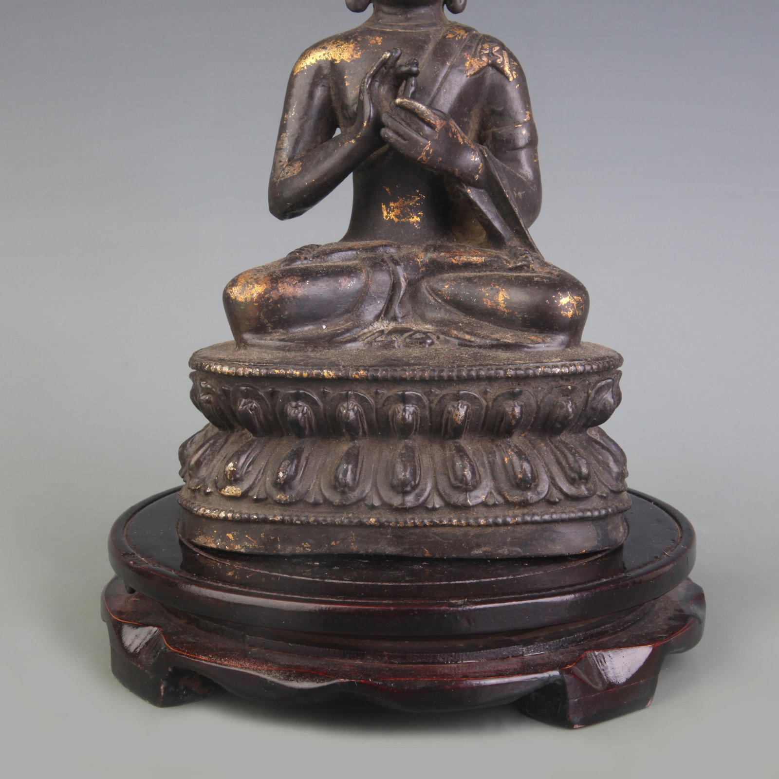A FINE BRONZE FIGURE OF SHAKYAMUNI BUDDHA STATUE