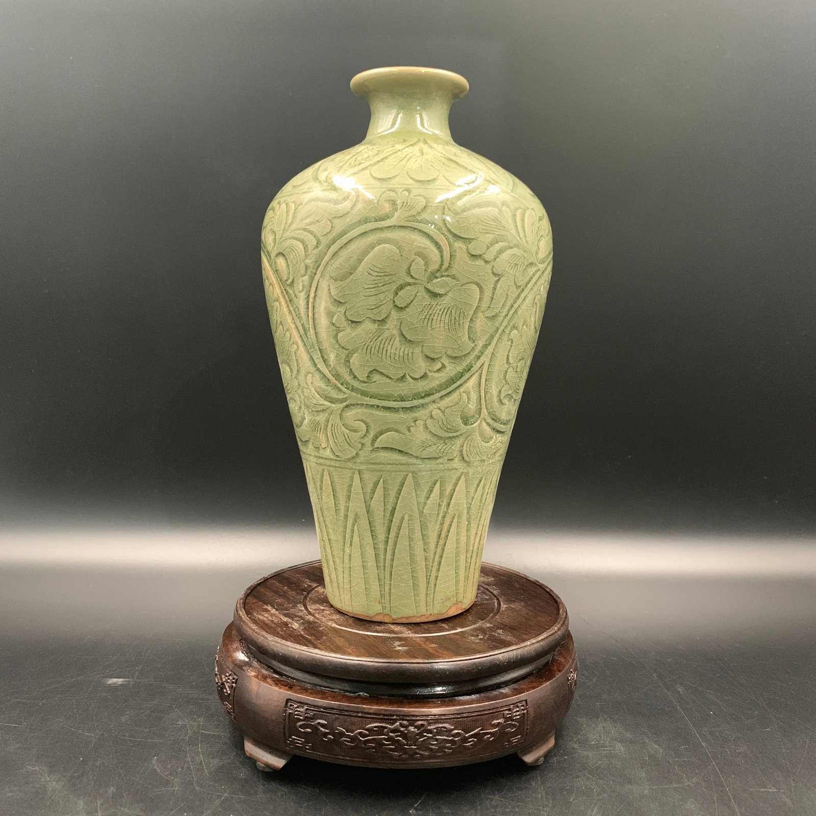 CELADON KLIN INCISED LONGQUAN-STYLE MEIPING