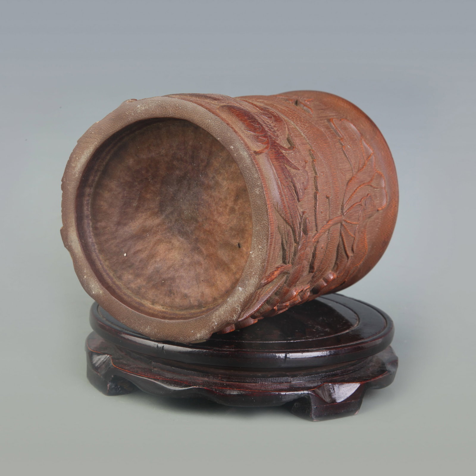 A CARVED BAMBOO BRUSH POT - 6