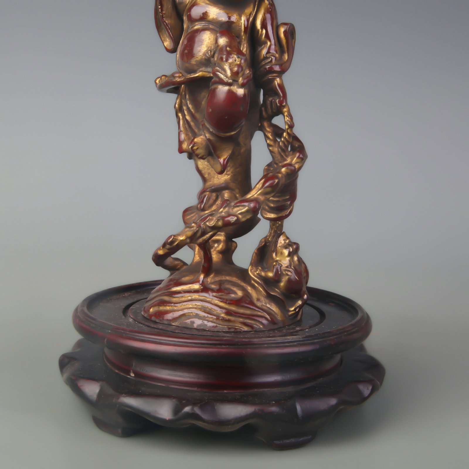 A GILT BRONZE ELDERLY SCHOLAR FIGURE - 3