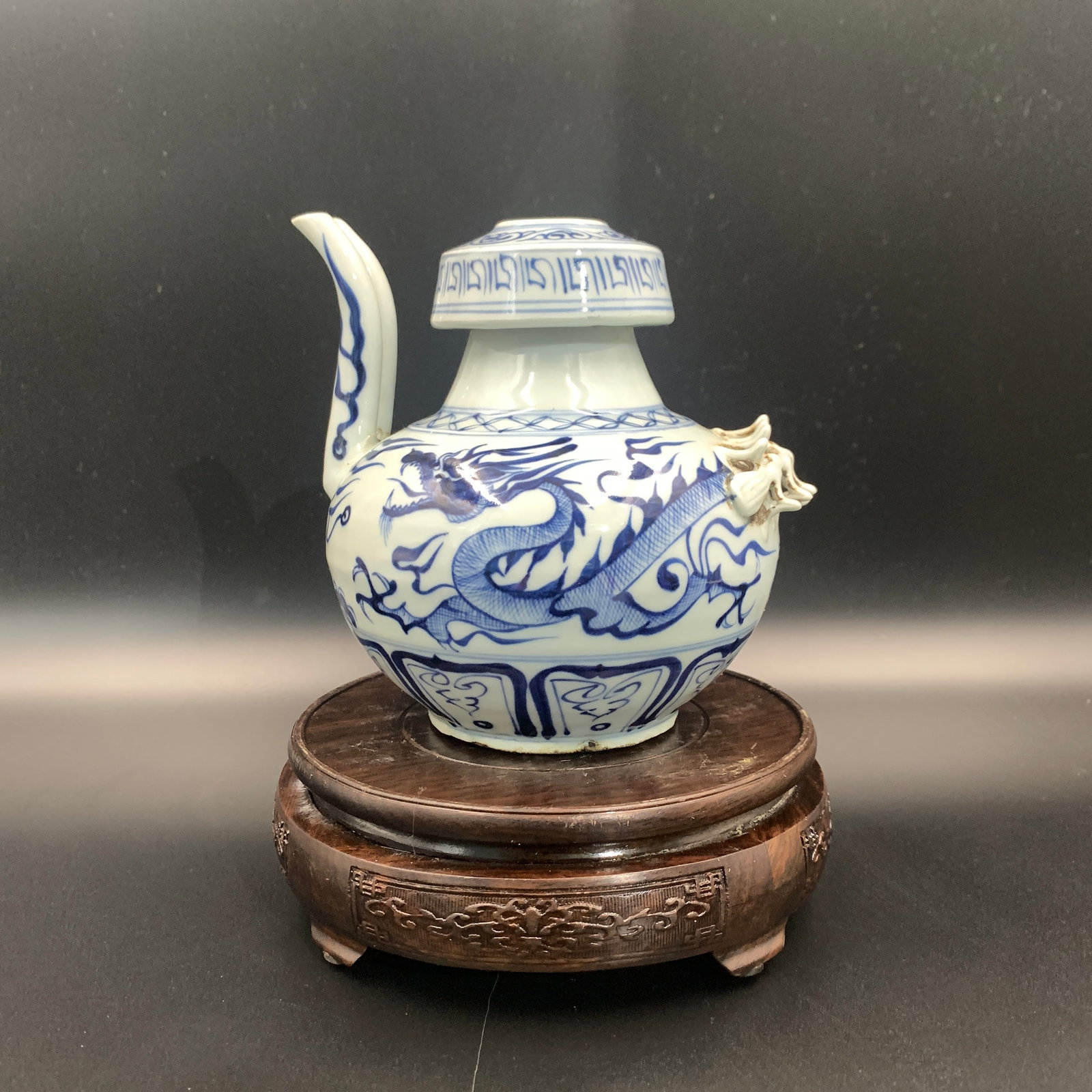 BLUE AND WHITE DRAGON PATTERN PORCELAIN EWER