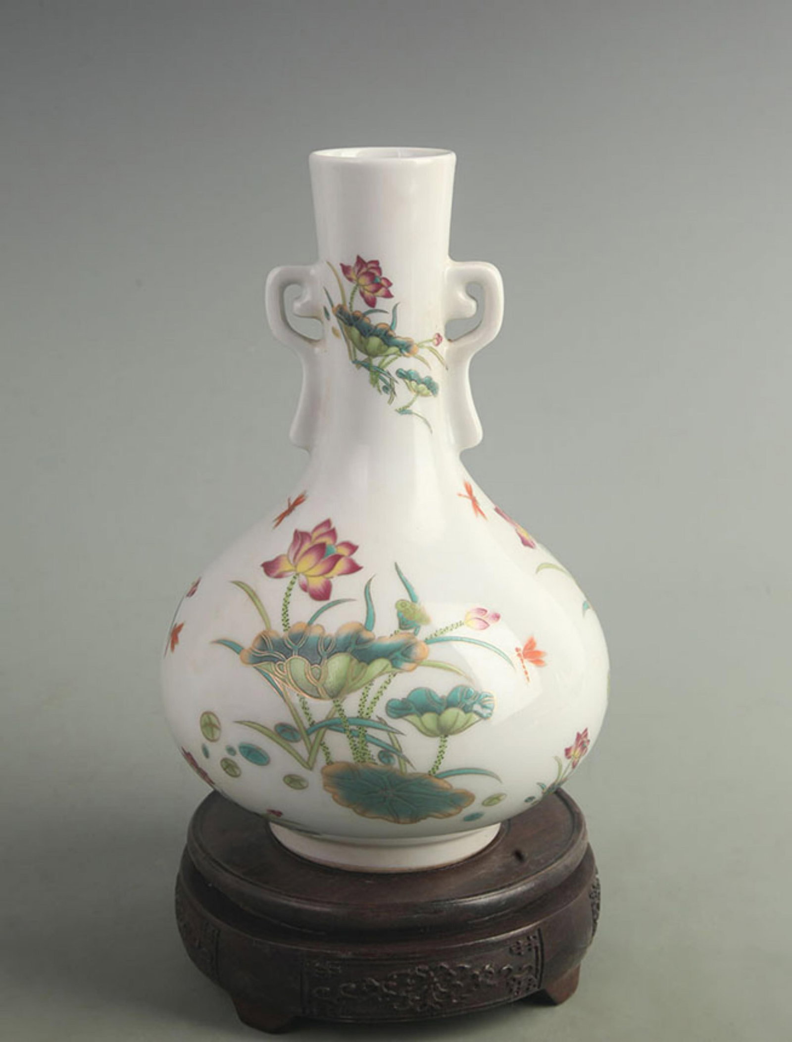 FAMILLE ROSE LOTUS FLOWER DOUBLE-HANDLED PORCELAIN VASE