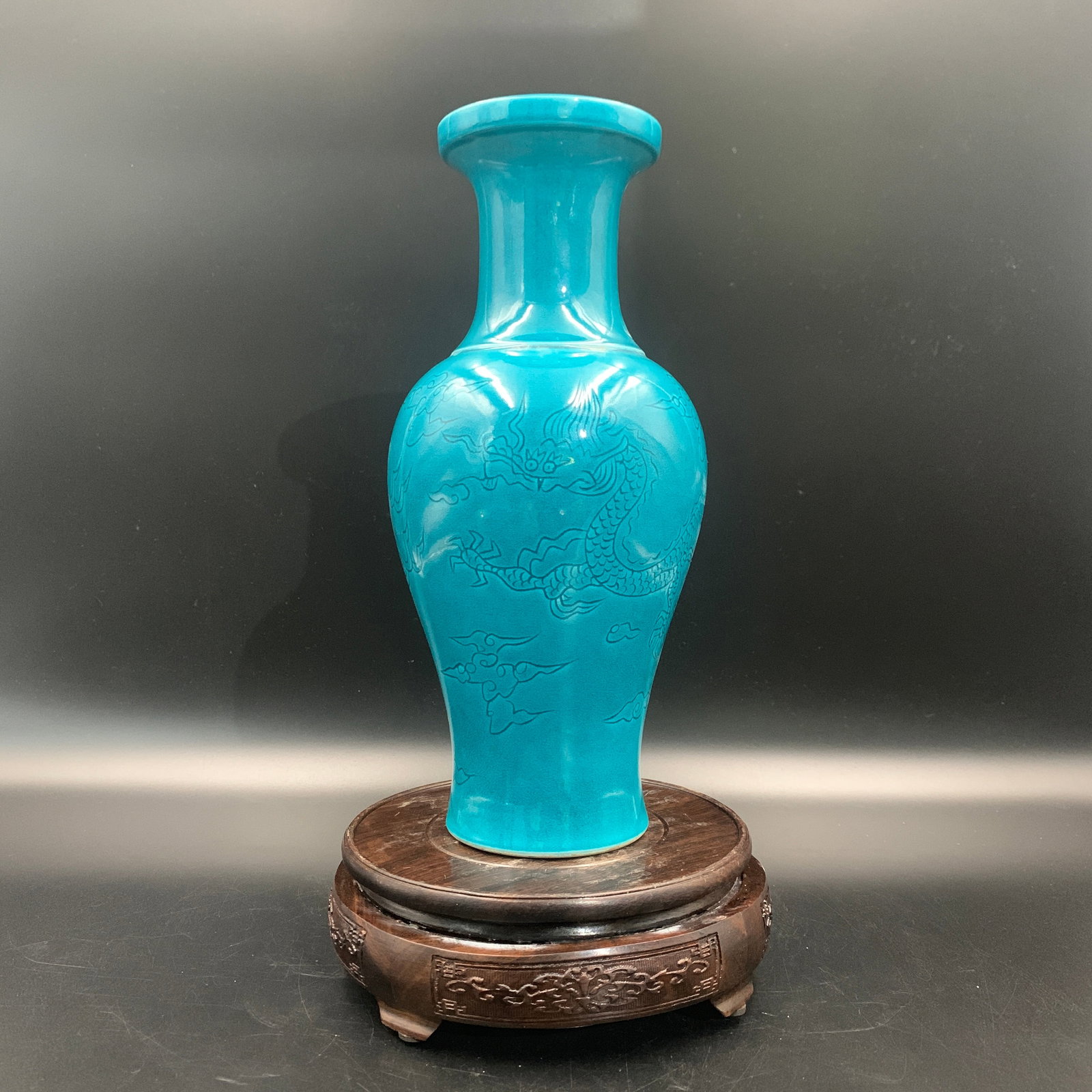 TURQUOISE COLOR GLAZED DRAGON PATTERN PORCELAIN VASE