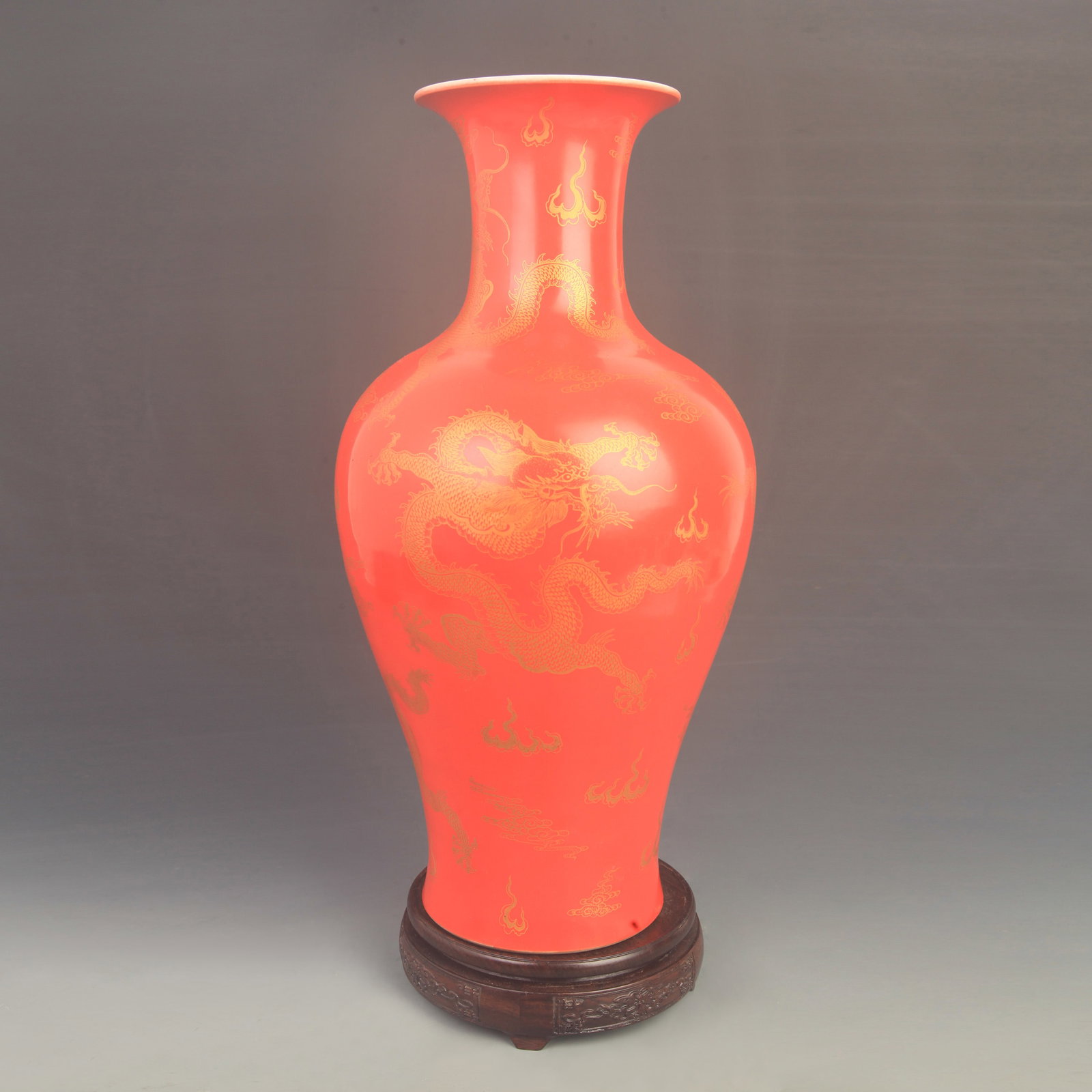FAMILLE ROSE RED GROUND DRAGON DESIGN PORCELAIN DISPLAY VASE: Qing Dynasty Kang Xi Period; High: 16.8 inch;Diameter: 7.50 inch; Wooden base for diplay only