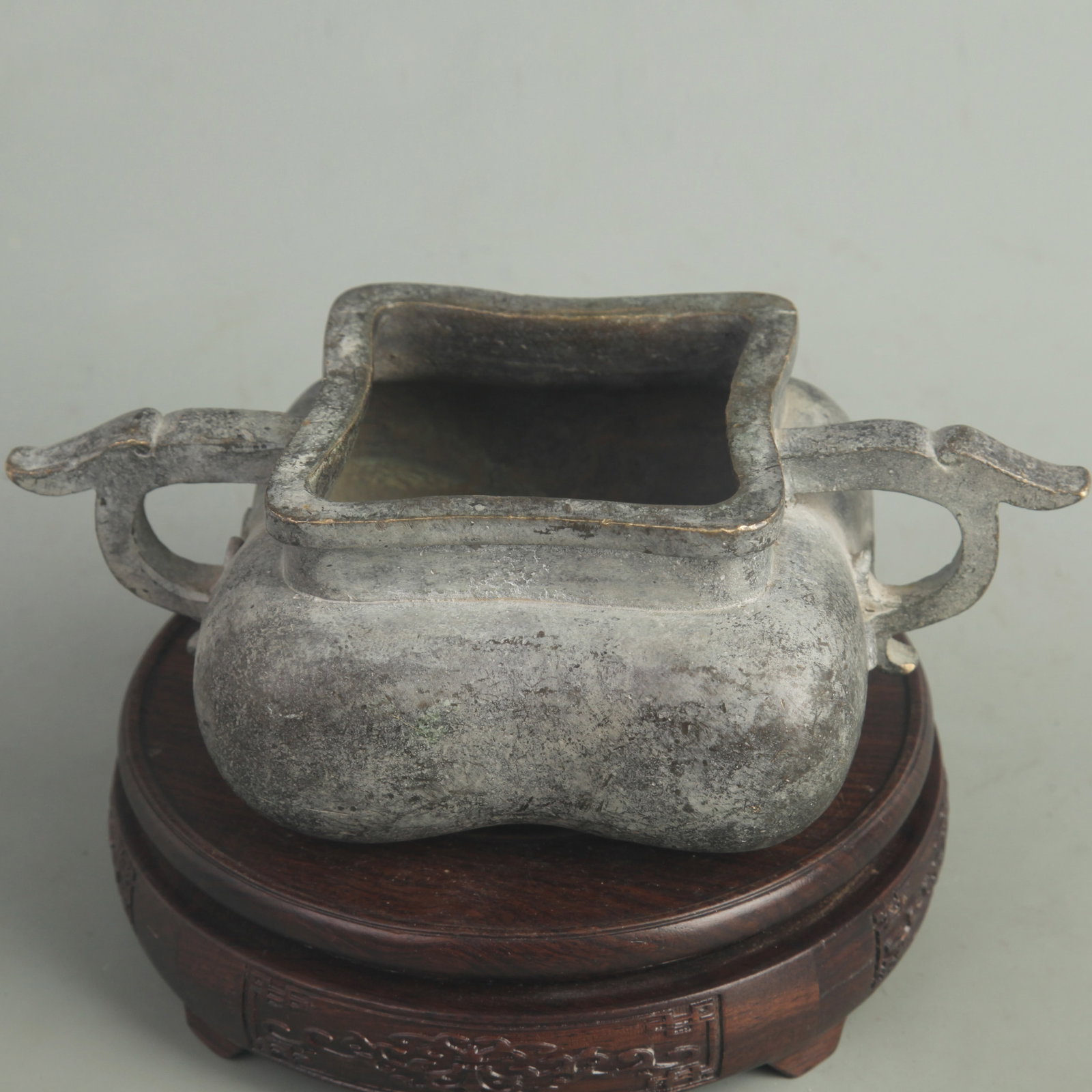 A FINE BRONZE SQUARE INCENSE BURNER - 3