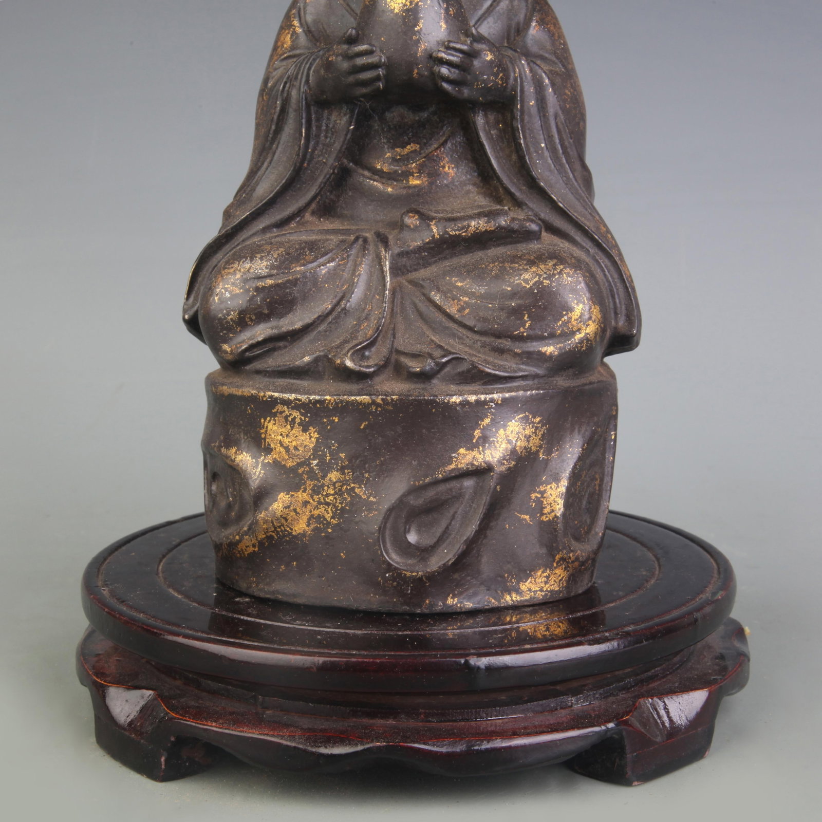 A FINE BRONZE BUDDHIST MONK STATUE - 3