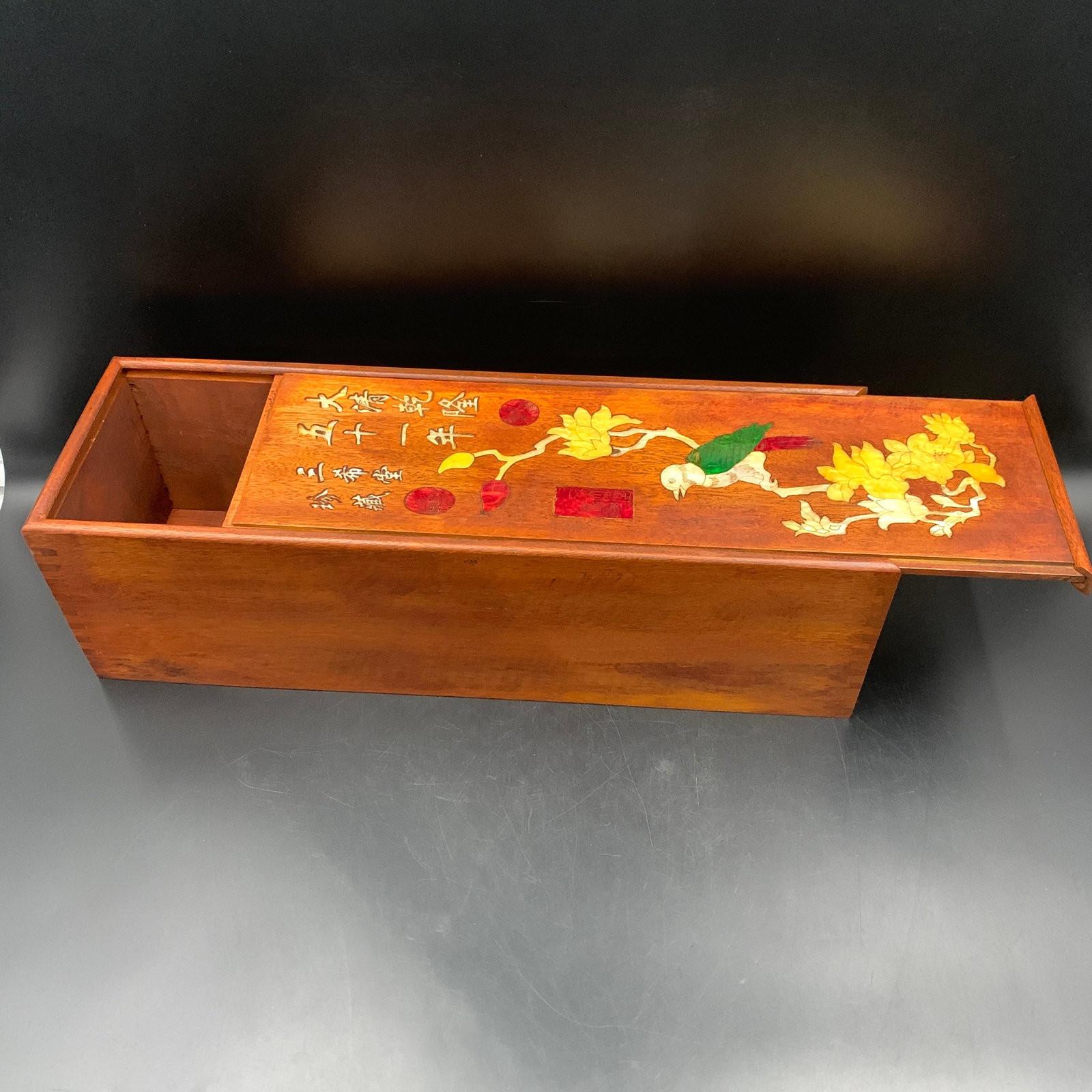 A FINE INLAID HUANGHUALI-STYLE SLIDING-LID 'BIRDS AND INCRIPTION' BOX