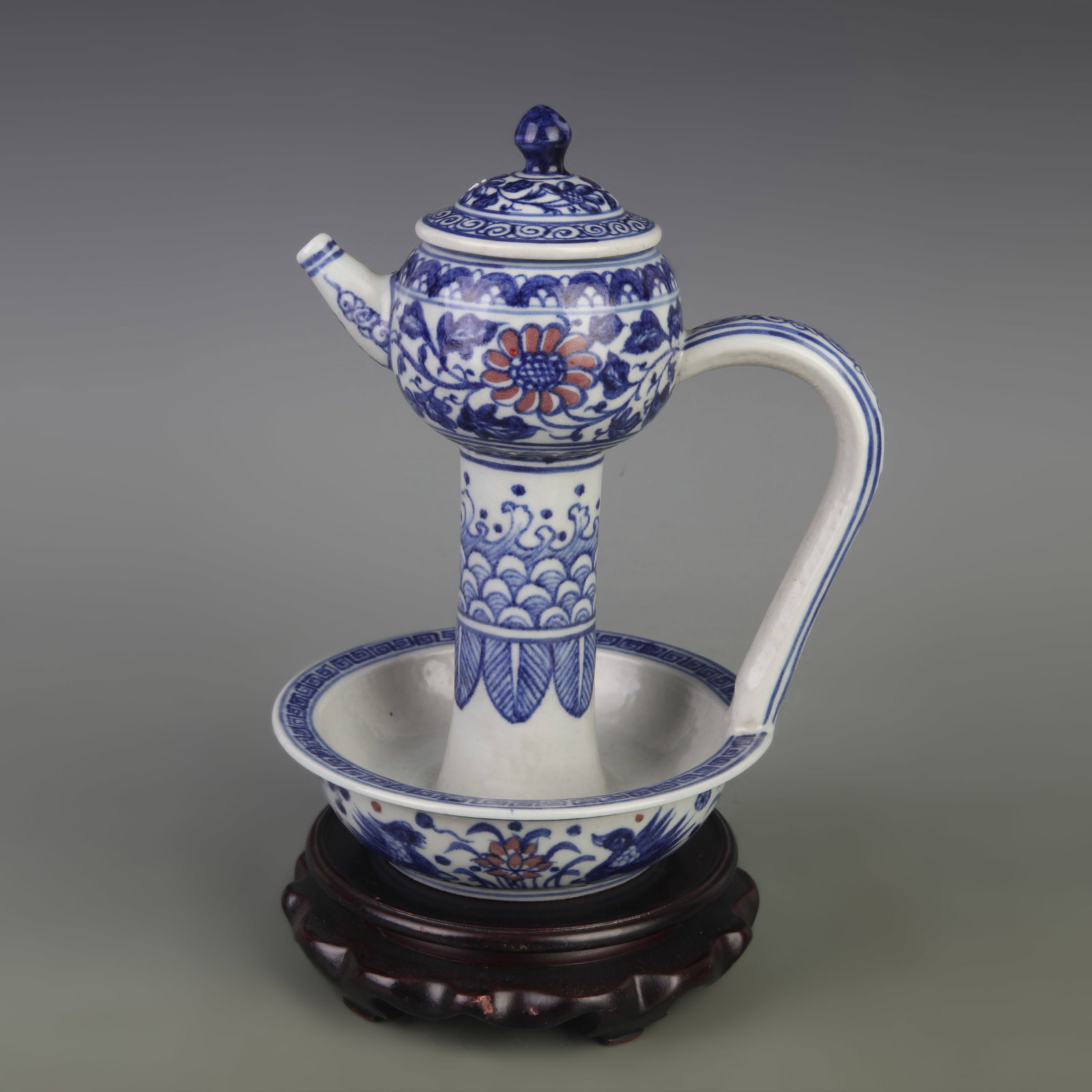 BLUE-AND-WHITE UNDERGLAZE RED FLOWER PATTERN EWER (1 of 5)