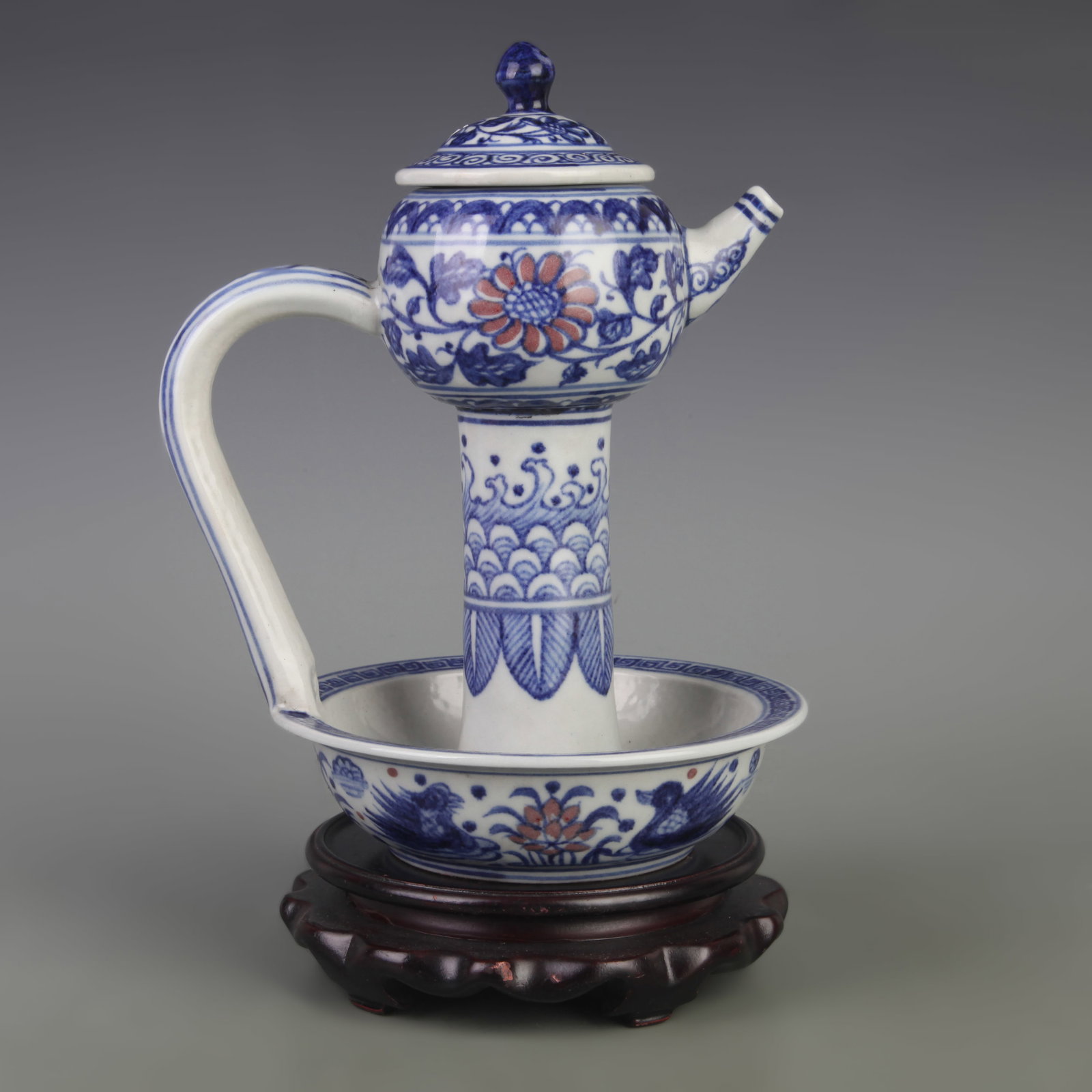 BLUE-AND-WHITE UNDERGLAZE RED FLOWER PATTERN EWER - 4