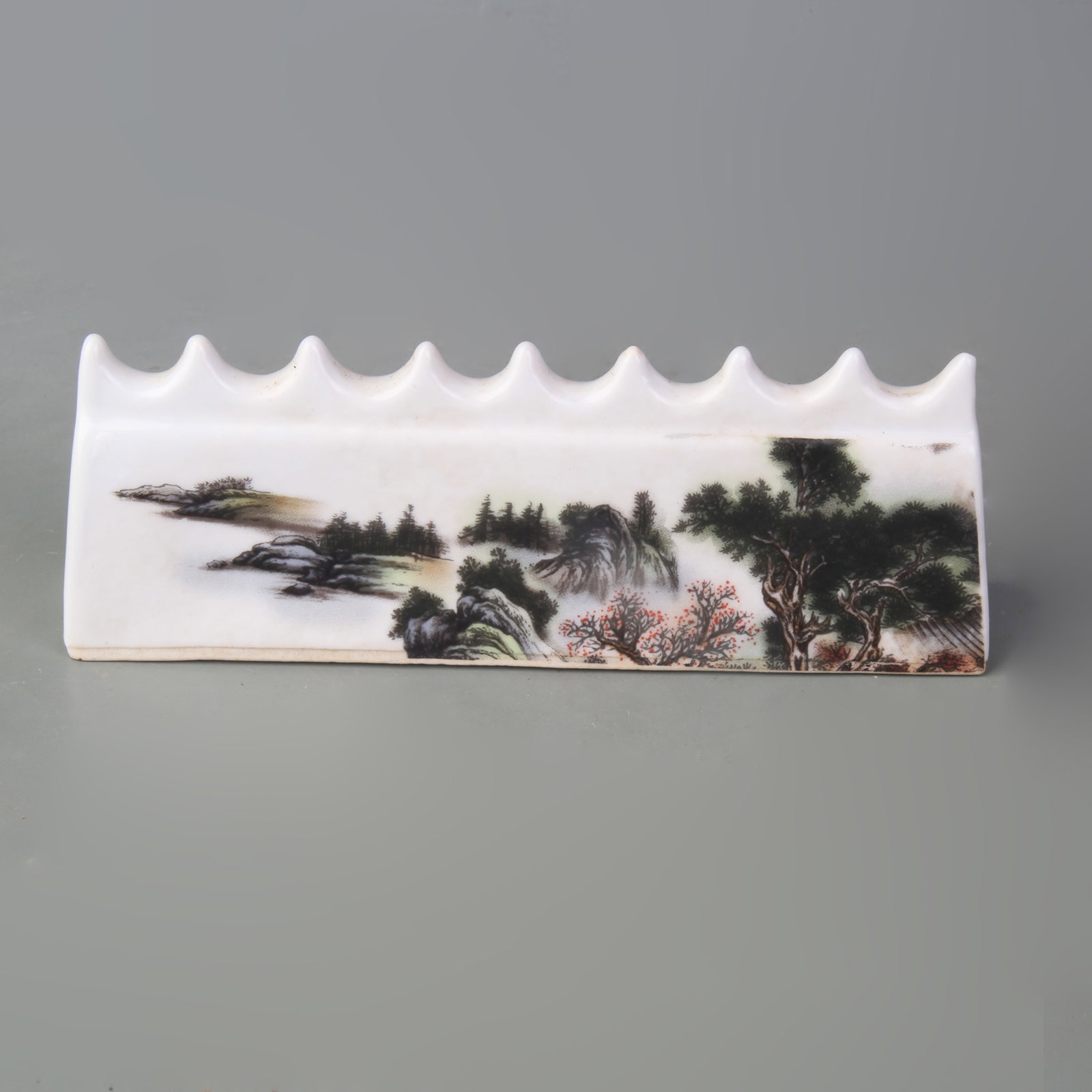 A FINE FAMILLE ROSE LANDSCAPE BRUSH REST