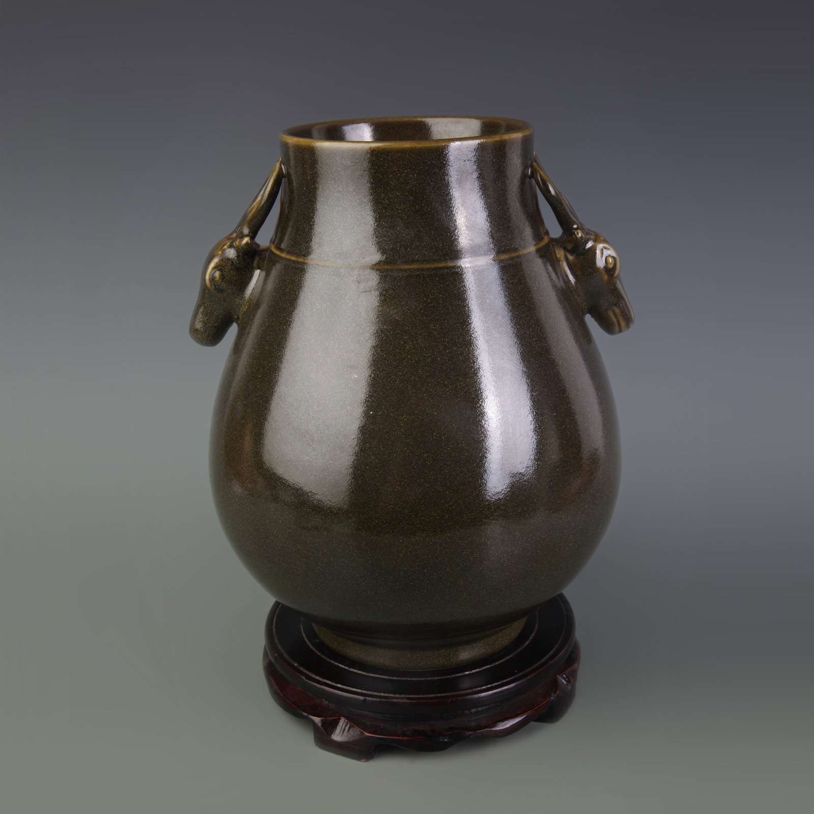 TEA-DUST GLAZE DEER-HEAD ZUN STYLE PORCELAIN VASE: Qing Dynasty Yong Zheng Period; Diameter: 4.8 inch; High: 10.5 inch; Wooden base for diplay only