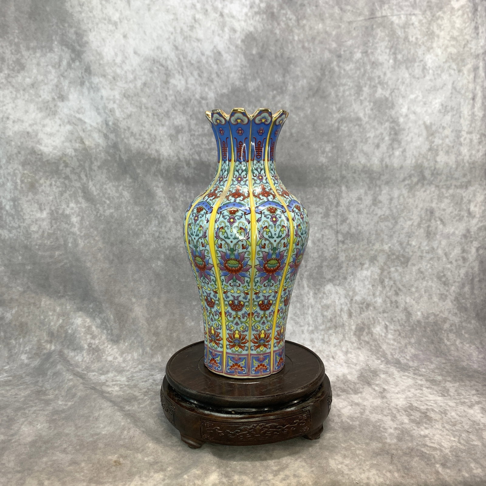 CLOISONNÉE COLOR GLAZED FALANGCAI RIBBED BALUSTER PORCELAIN VASE