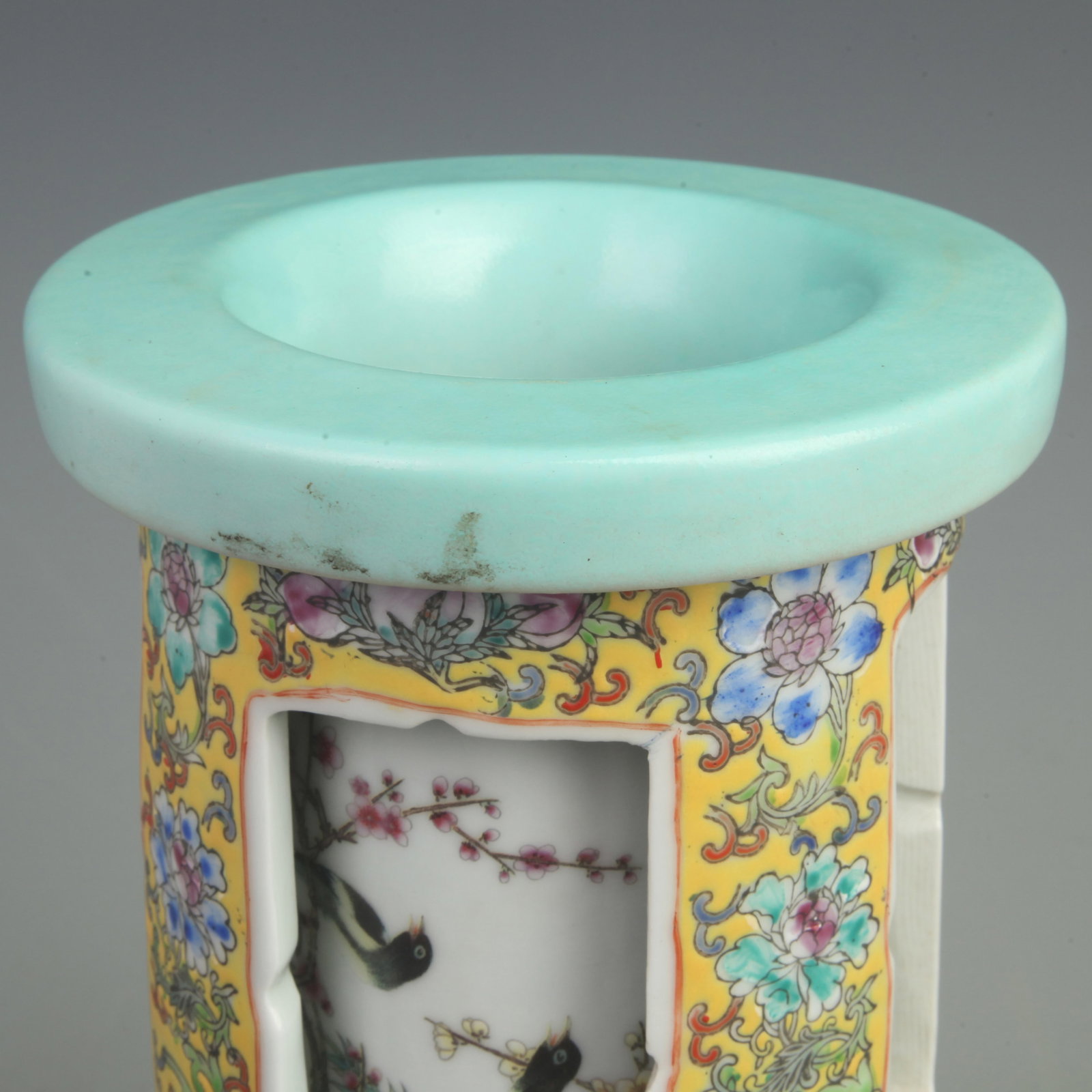 FAMILLE ROSE LUCKY MAGPIE PAINTING PORCELAIN PEN HOLDER: Qing Dynasty, High: 9 inch Diameter: 7.5 inch; Wooden base for diplay only