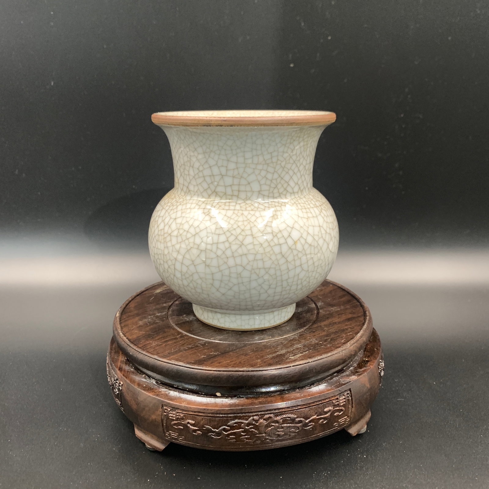 A FINE GE-WARE TYPE CRACKLE GLAZE JAR