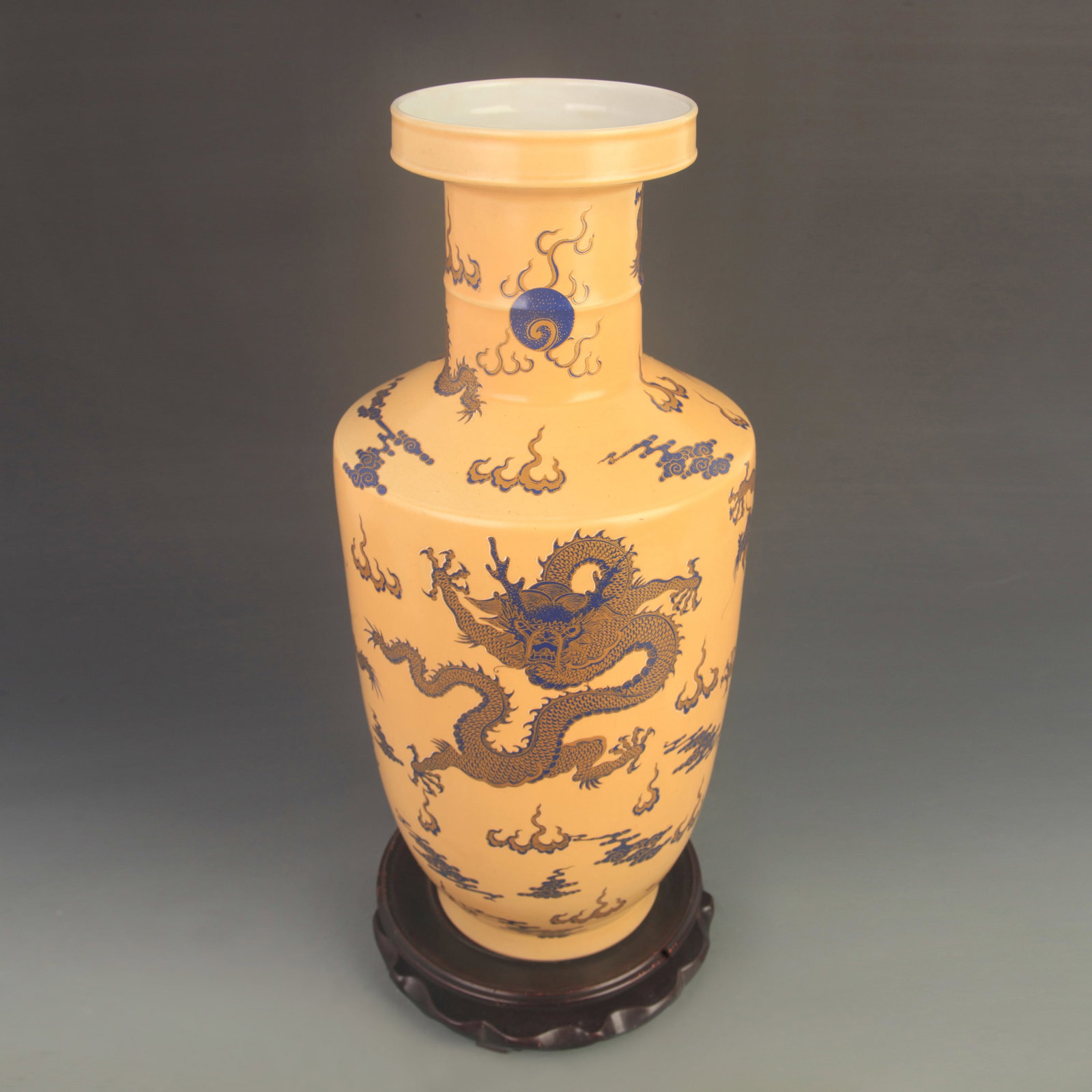 FAMILLE ROSE YELLOW-GROUND DRAGON-DECORATED LARGE VASE