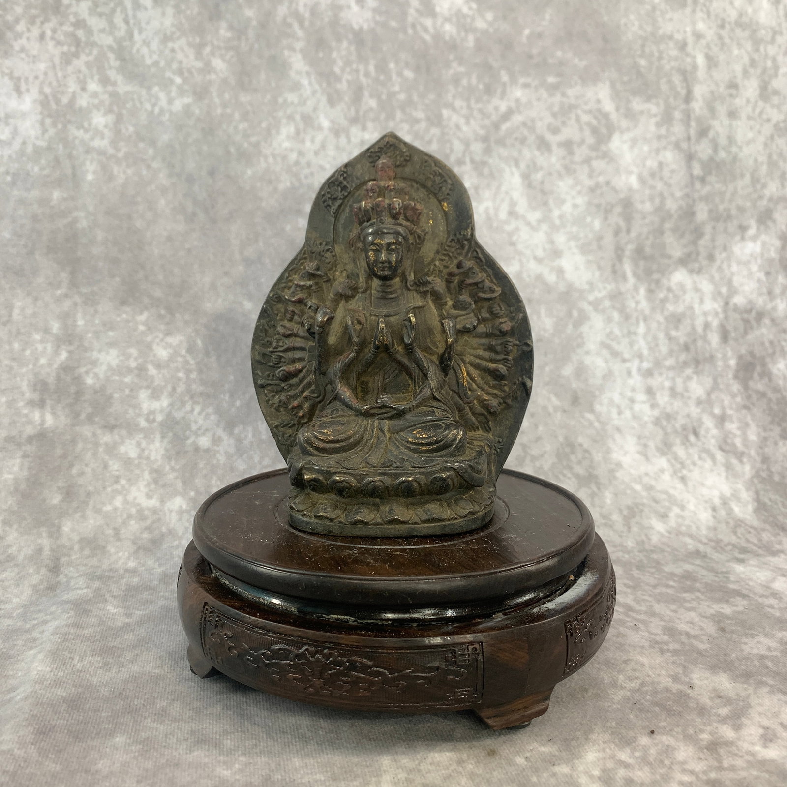 A FINE SMALL BRONZE THOUSAND ARMED AVALOKITESVARA STATUE