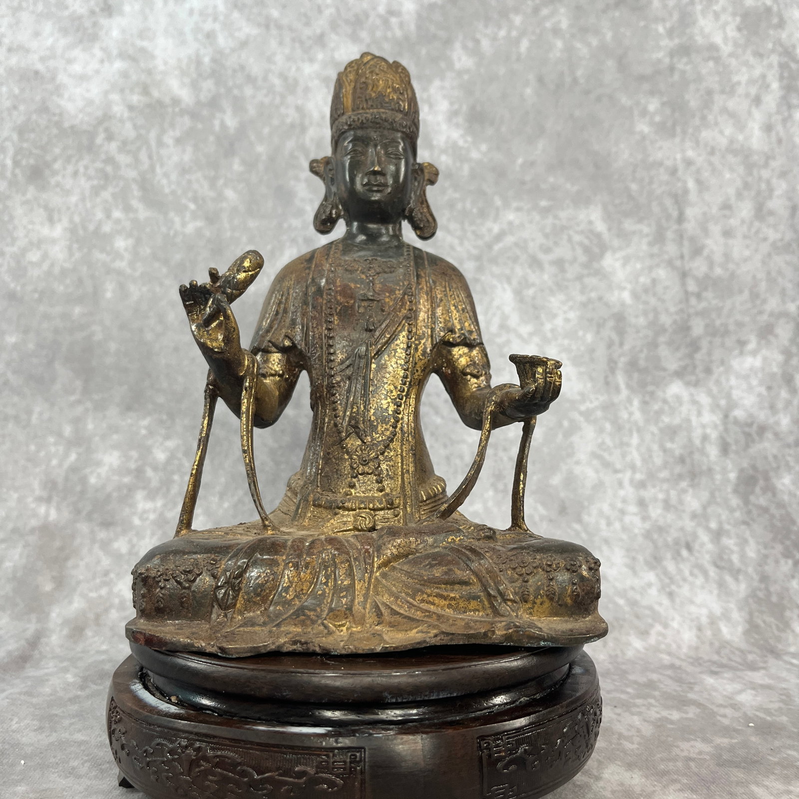 GILT-BRONZE FIGURE OF THE BODHISATTVA GUANYIN (AVALOKITESHVARA) (1 of 5)