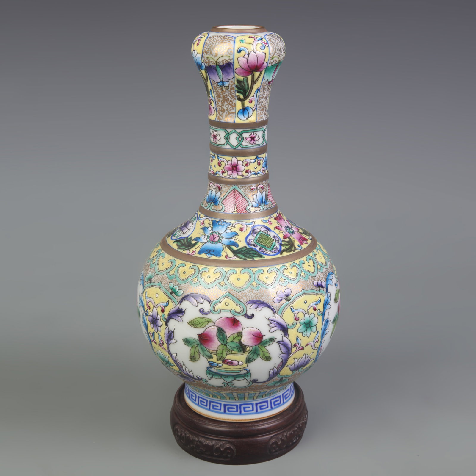A FAMILLE-ROSE PANELLED GARLIC-NECK VASE