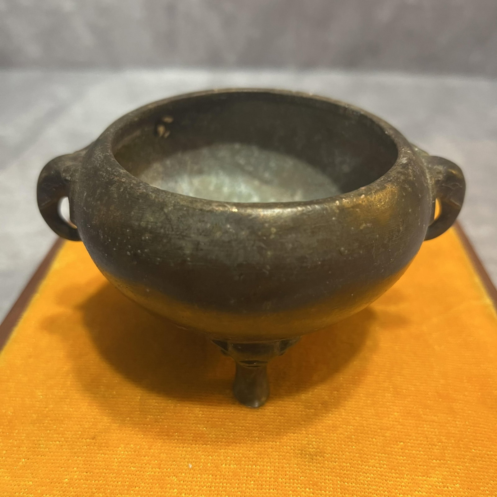 A FINE ELEPHANT EAR PATTERN BRONZE CENSER - 2