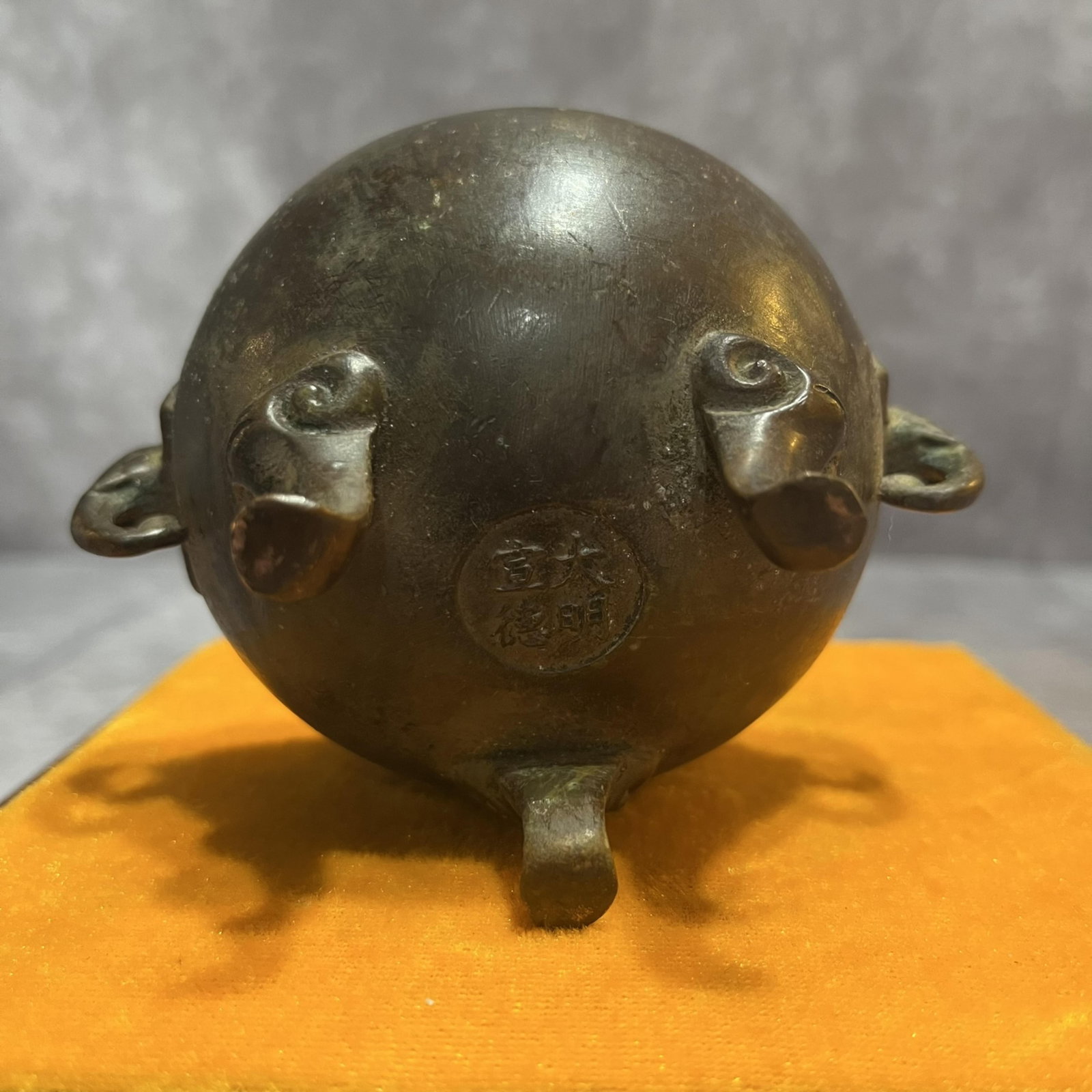 A FINE ELEPHANT EAR PATTERN BRONZE CENSER - 5