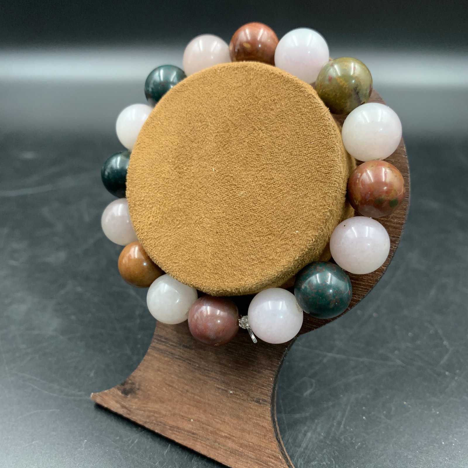 A FINE MULTI-COLORED GEMSTONE BRACELET - 4