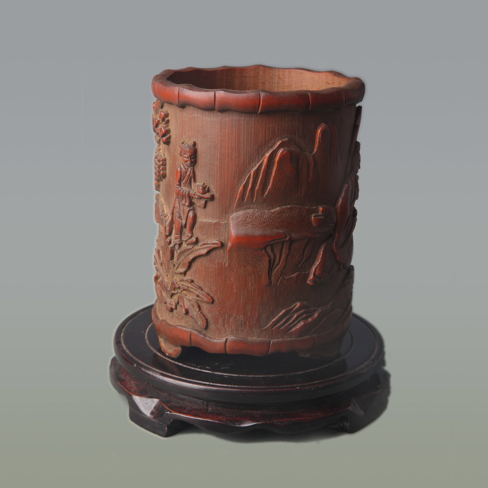 A FINE BAMBOO CARVED BRUSH POT: Republic Period; Diameter: 4.8 inch; High:6.5 inch; Wooden base for diplay only