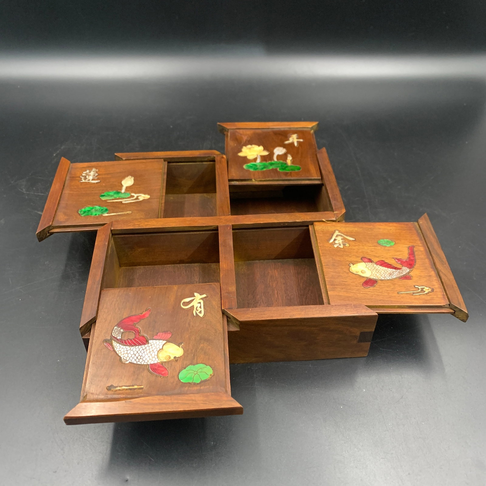 MULTI-COMPARTMENT WOODEN SWEETMEAT BOX WITH REVERSIBLE LIDS: Modern; Long: 7.5 inch; Width: 7.5 inch; High: 1.9 inch; Wooden base for diplay only