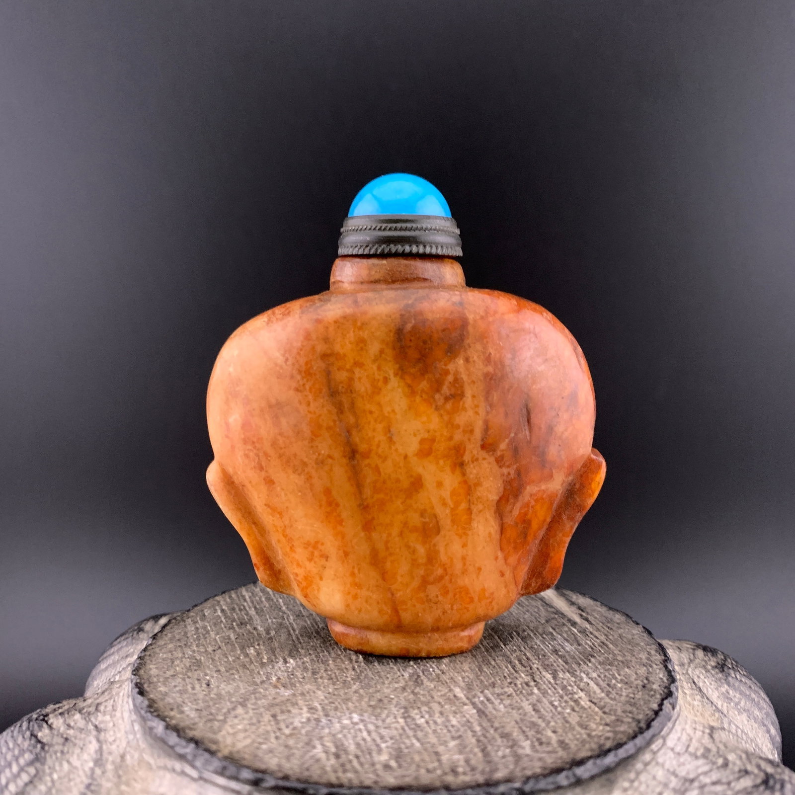 HAND-CARVED AGATE SHIELD-FORM SNUFF BOTTLE - 5