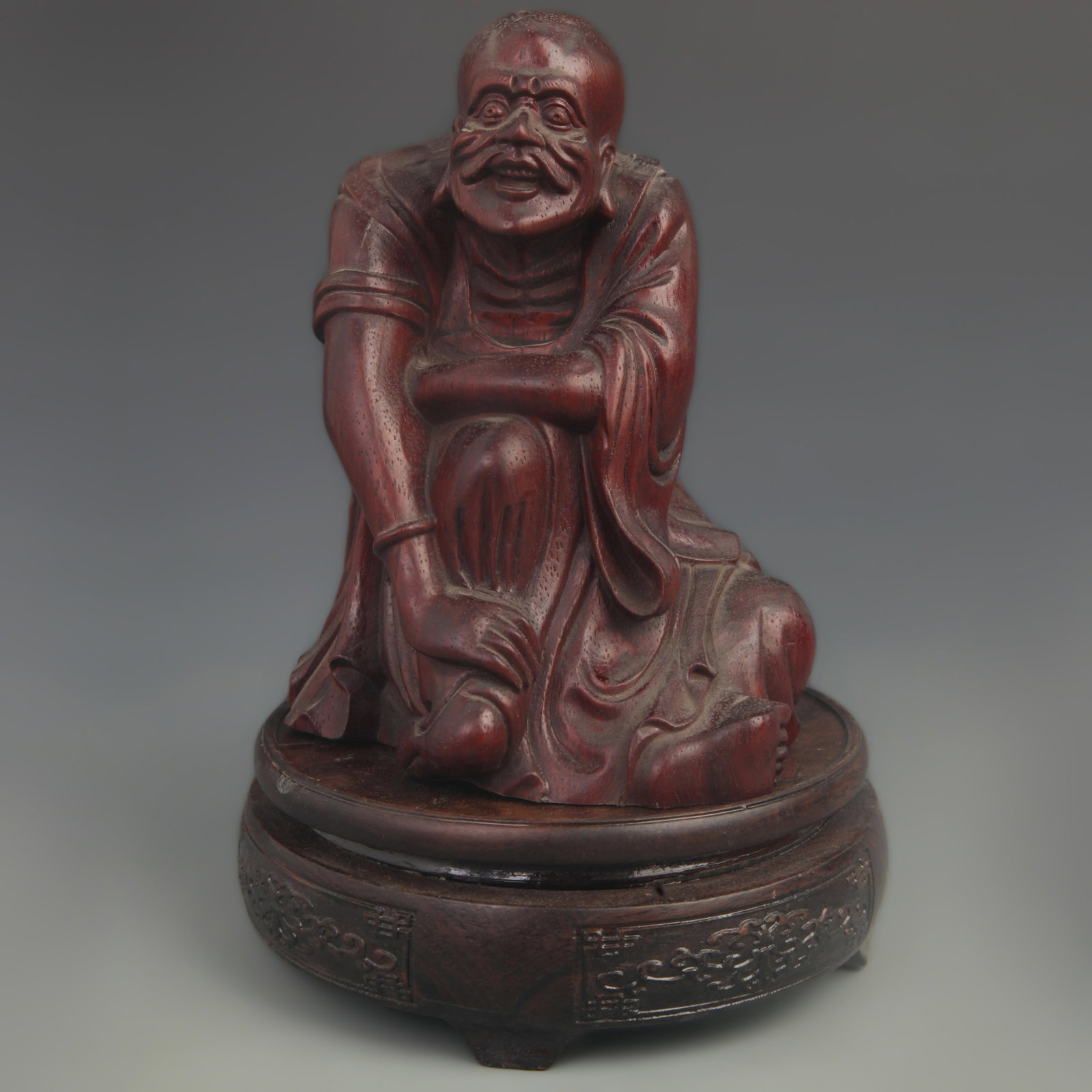 A FINE BOXWOOD CARVING OF ARHAT FIGURE