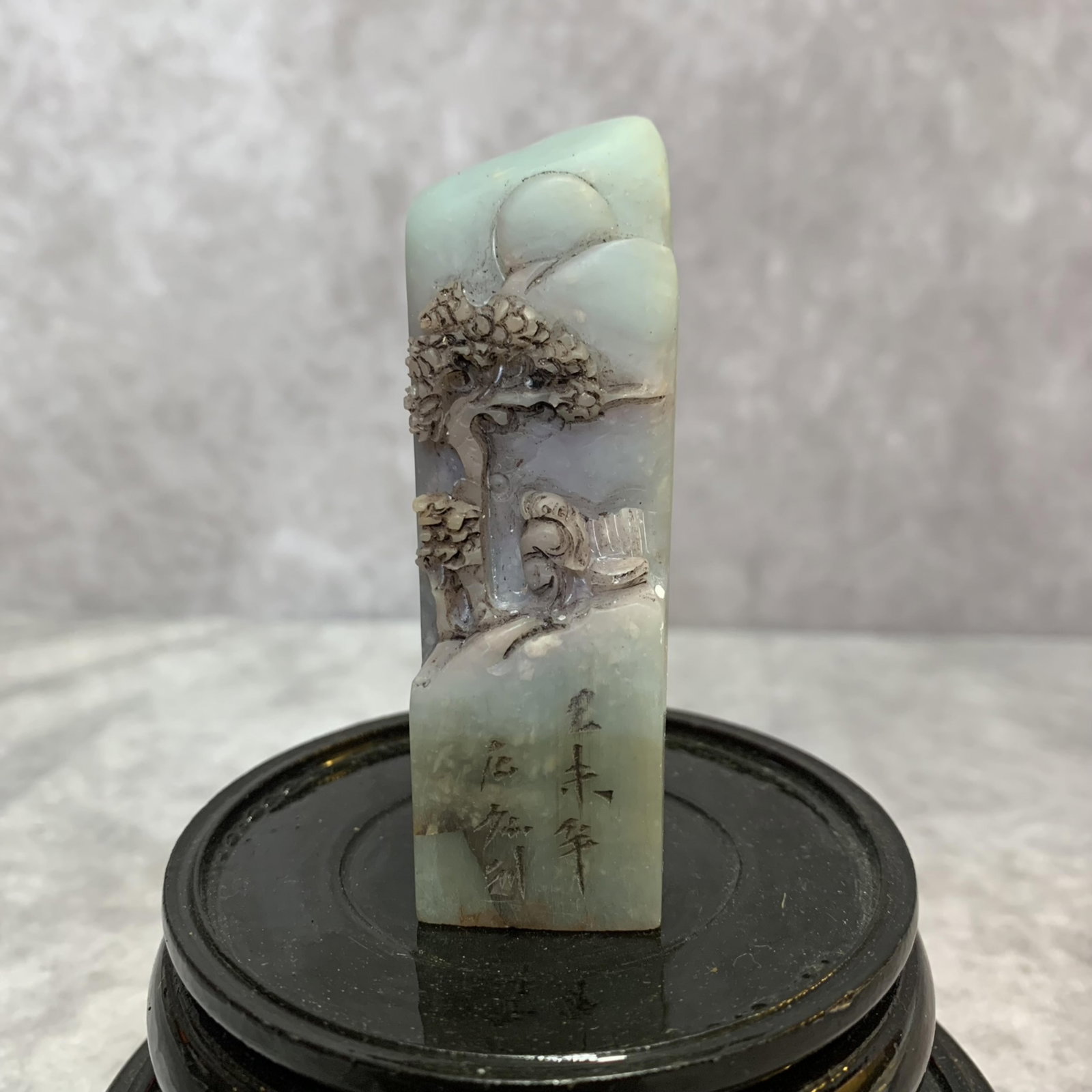 A FINELY CARVED SHOU SHAN STONE SEAL