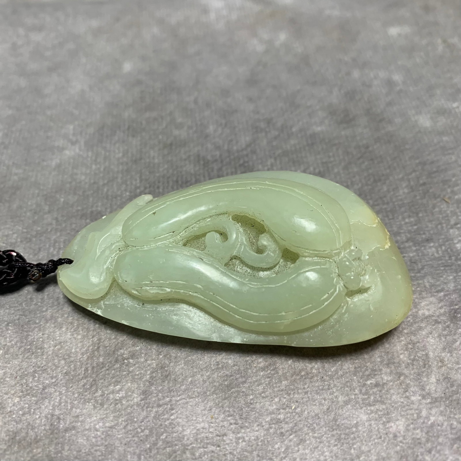 HETIAN JADE PENDANT OF CARVED MELON AND FRUIT