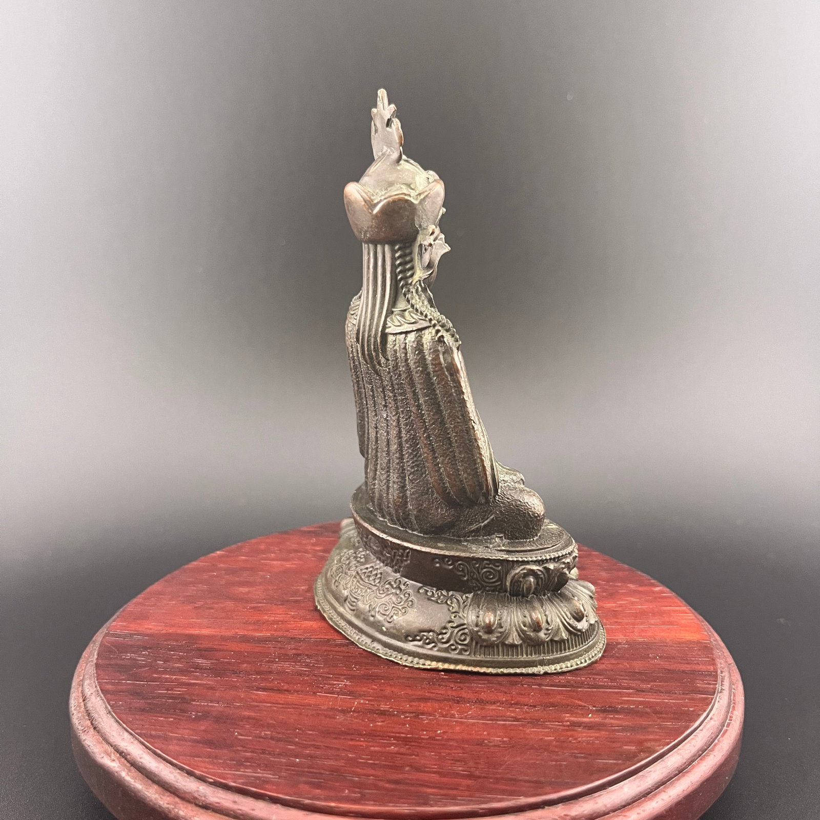 A FINE SMALL BRONZE AMITAYUS STATUE - 3