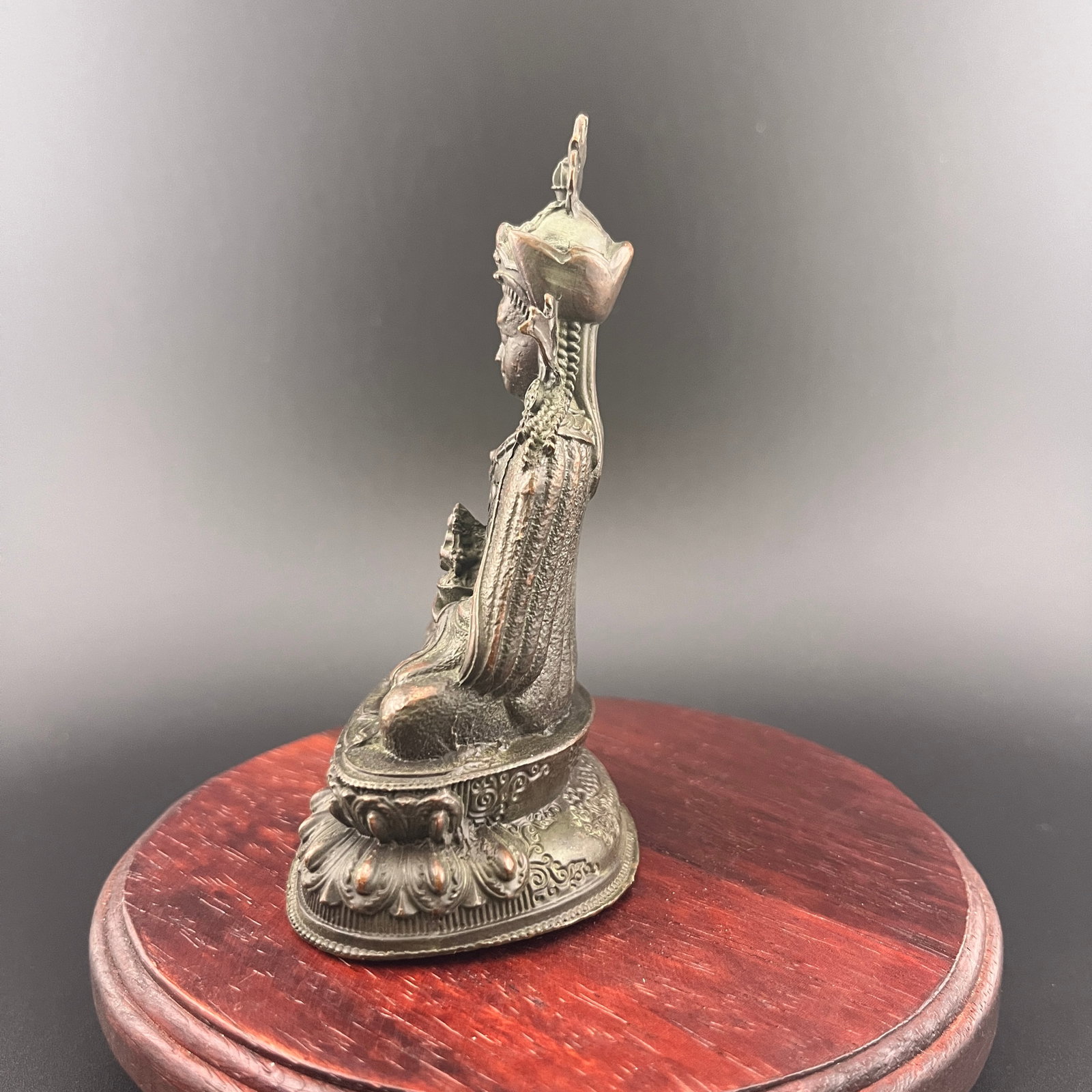 A FINE SMALL BRONZE AMITAYUS STATUE - 5