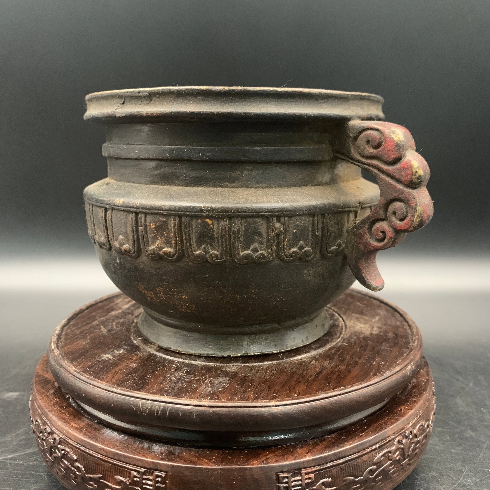 A BRONZE 'GUI-FORM' TWO-HANDLED CENSER - 3