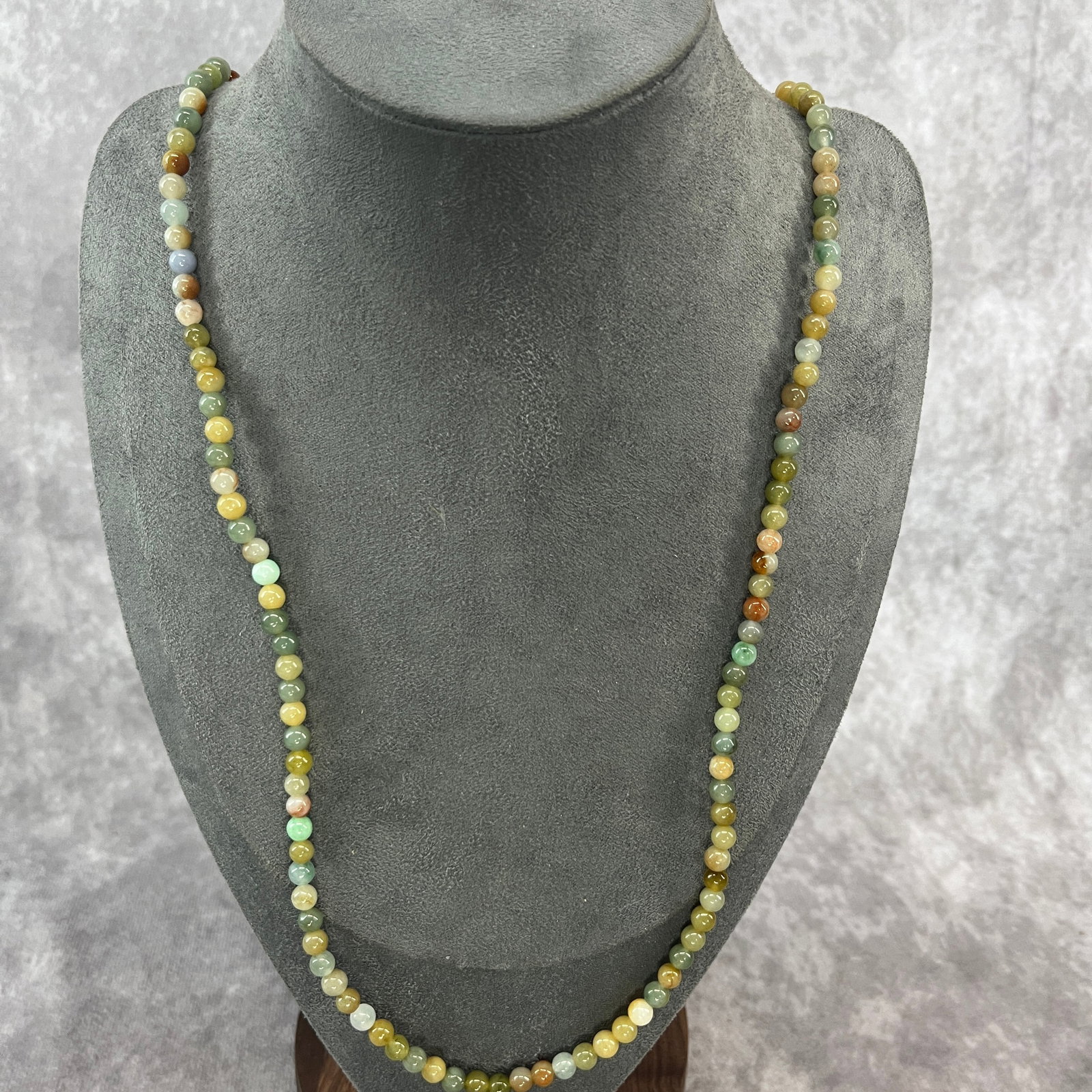 A FINE MULTICOLOR JADE DEAD MADE NECKLACE - 3