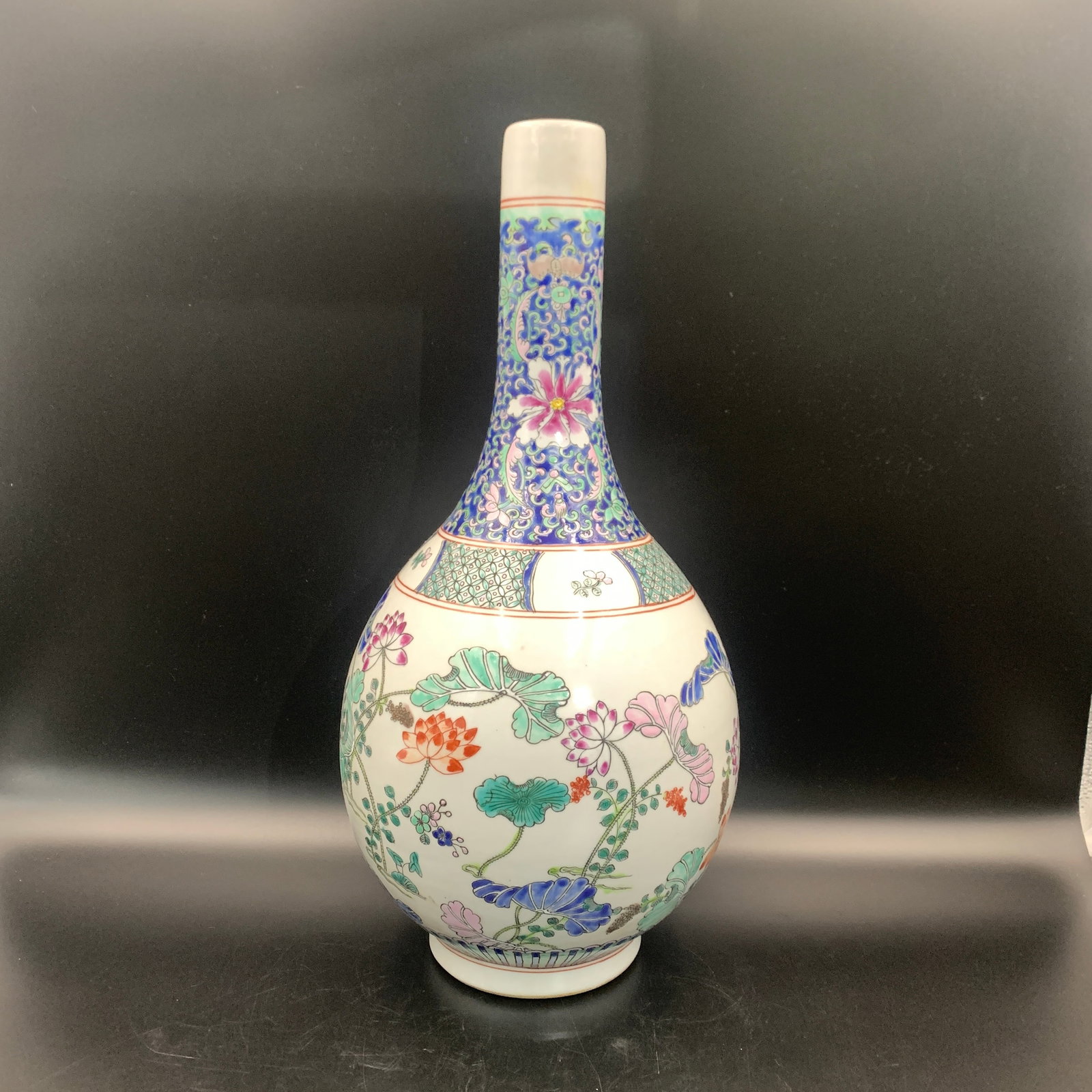 FAMILLE ROSE LOTUS GARLIC-HEAD NECK PORCELAIN VASE (1 of 5)