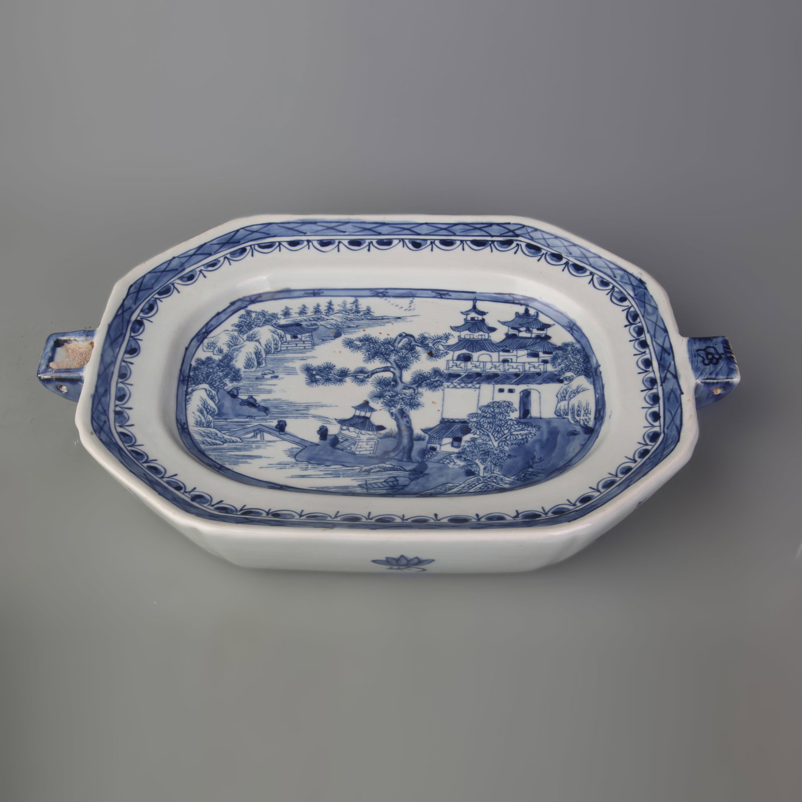 A BLUE AND WHITE LANDSCAPE FIGURAL PATTERN DOUBLE-LAYER LARGE PLATE - 2
