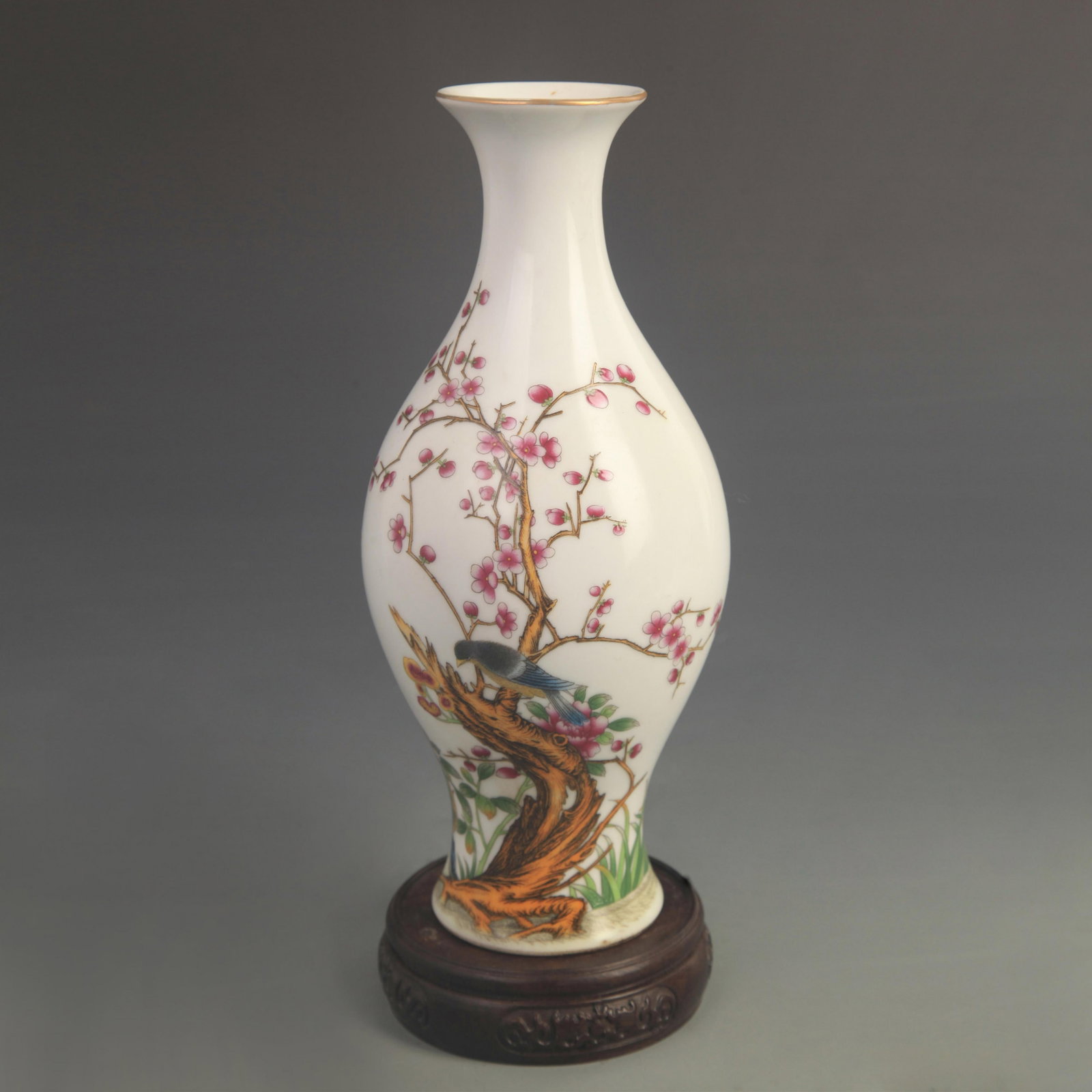 CLOISONNE COLOR FLOWER AND BIRD PATTERN PORCELAIN VASE: Qing Dynasty Yong Zheng Period; High: 9.40 inch; Diameter: 4.00 inch; Wooden base for diplay only