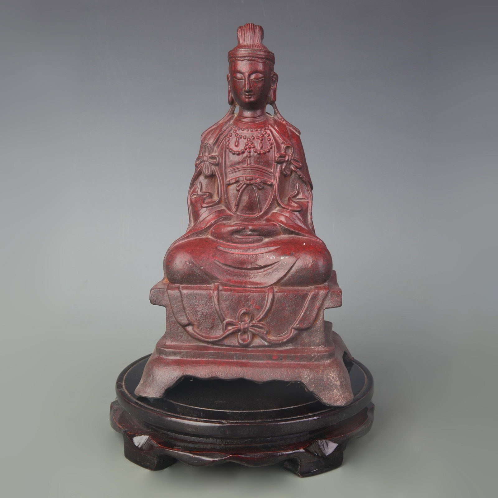 A FINE CAST IRON GUAN YIN BODHISATTVA STATUE: Qing Dynasty; Width: 5.6 inch; High: 9.1 inch; Wooden base for diplay only