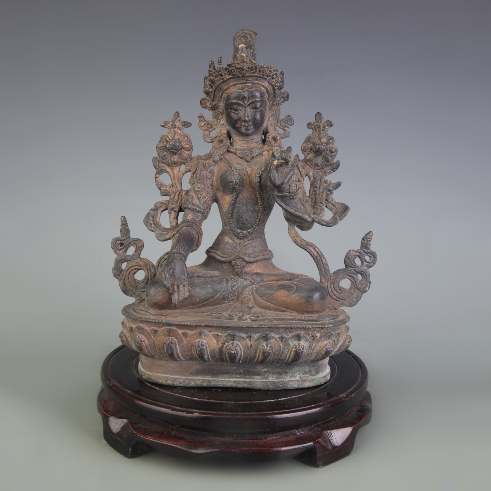 A FINE BRONZE WHITE TARA STATUE: Qing Dynasty; High: 8.4 inch; Wooden base for diplay only