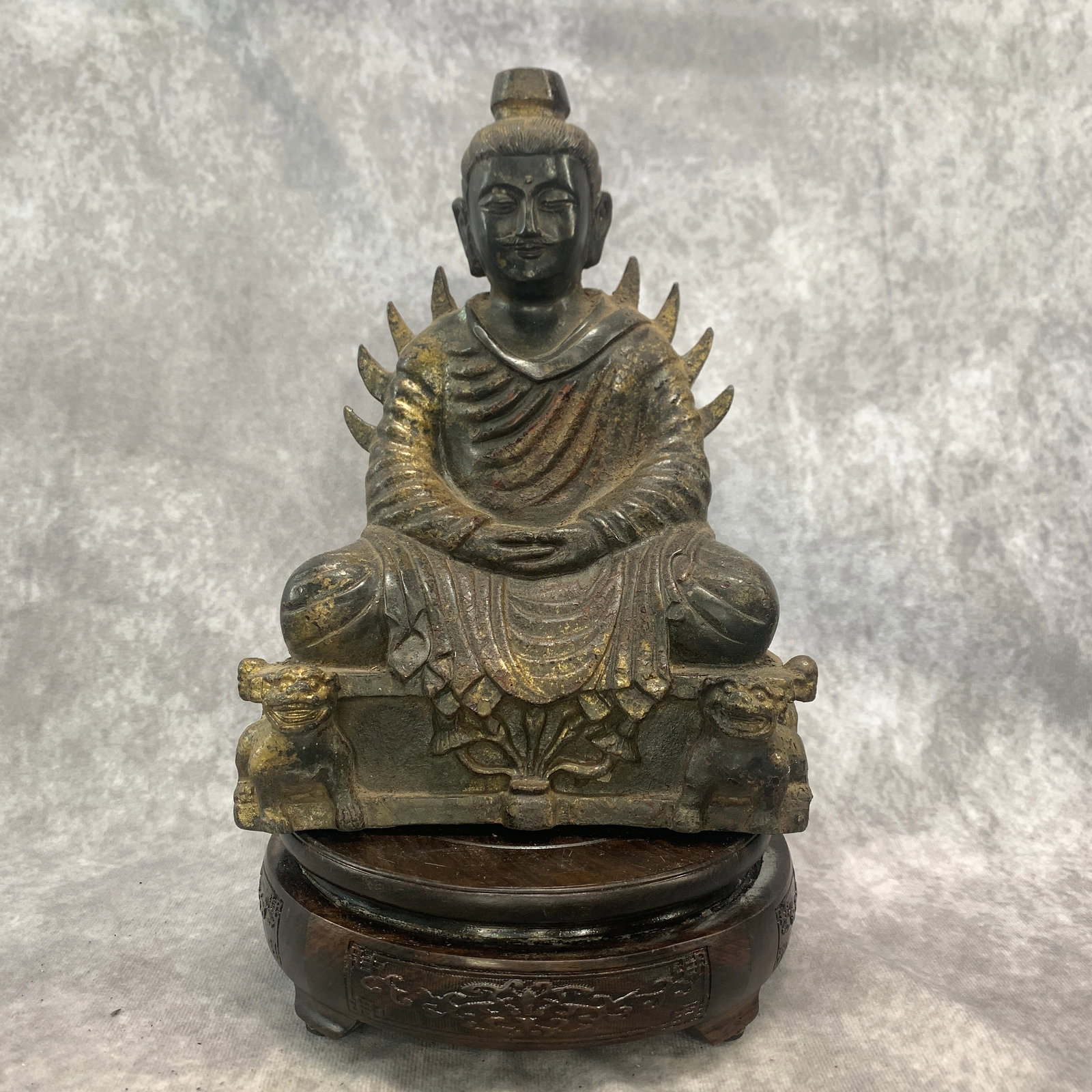 A FINE BRONZE SHAKYAMUNI BUDDHA STATUE: 19th Century; Long: 6.4 inch; Width: 4.3 inch; High: 9 inch; Wooden base for diplay only